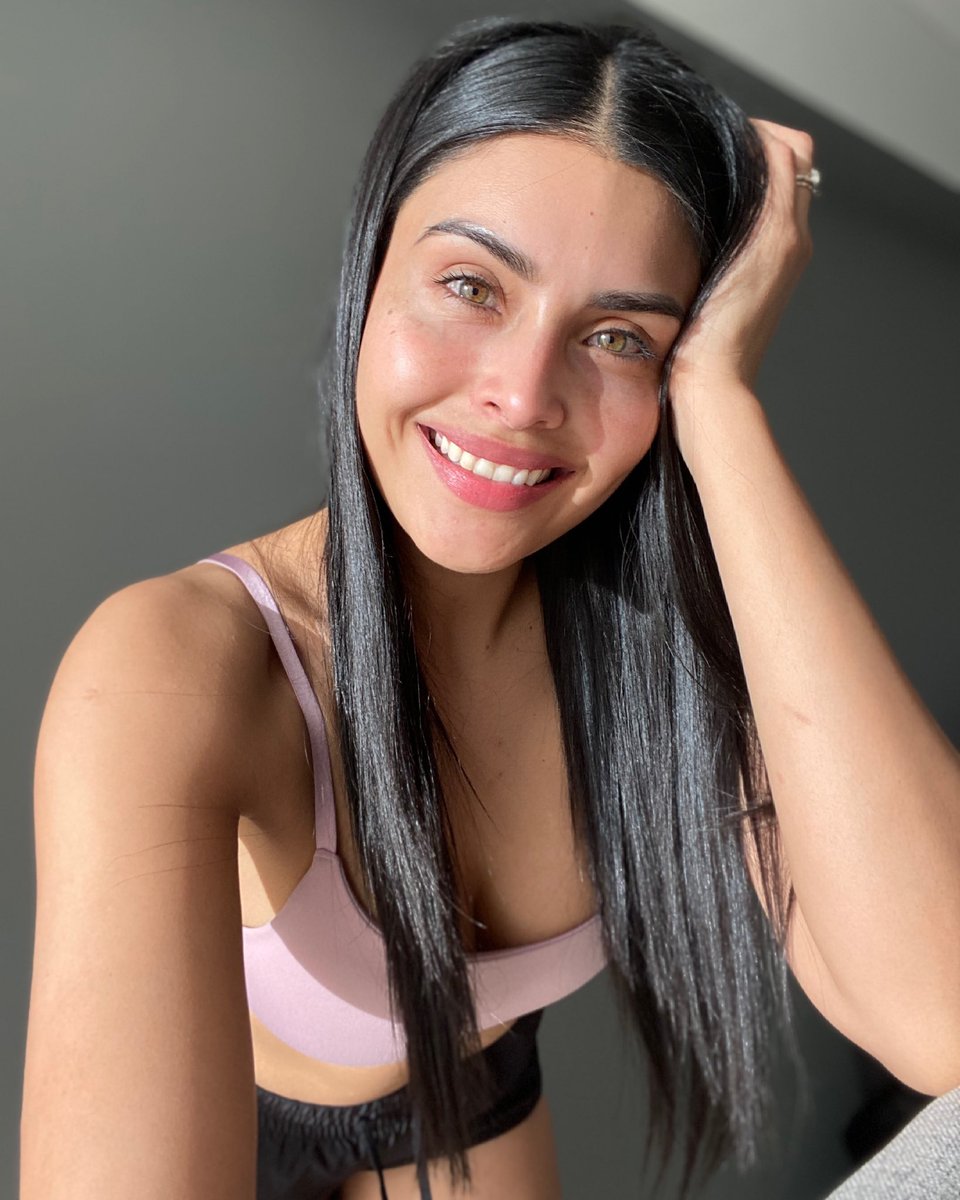 KristalSilva_'s tweet photo. Y así, sin FILTROS dejo mi último post...  
Es momento de conocer al Kristal trasparente que me caracteriza, eso si guerrera y competitiva, sin miedo al éxito. 🤣👊🏻🌴
Los llevo en mi corazón. 💓 #PinkPanther #SurvivorMéxico #TeamKristal #KristalVLA #DiosConmigo https://t.co/Zqi1rS2qUU