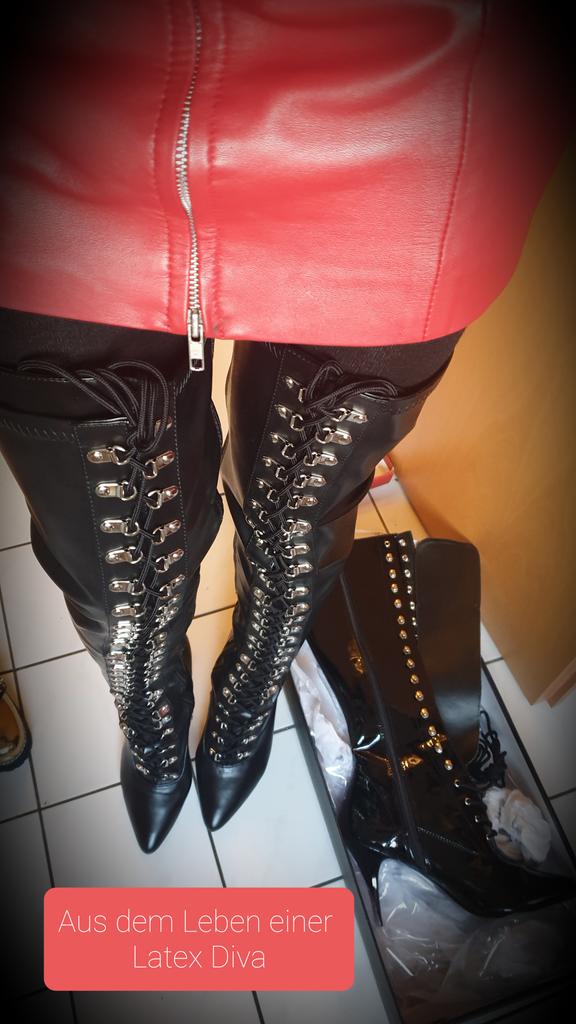 AfetishAv's tweet photo. #Backstage the #diva comes #home Shoe fitting

#stiefel #heels #leder #pumps #mini https://t.co/MLDMtjnkeS