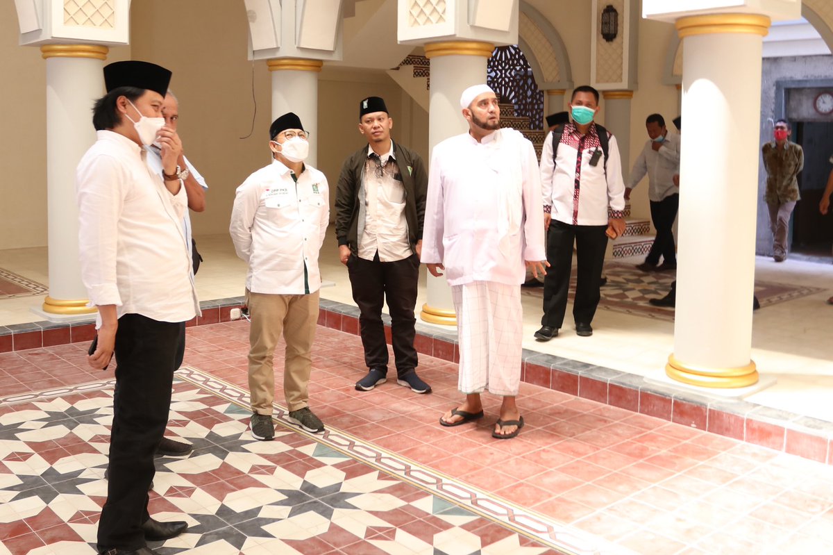 Solo adalah kota sholawat bersama habib Syeikh dan Syekhermania