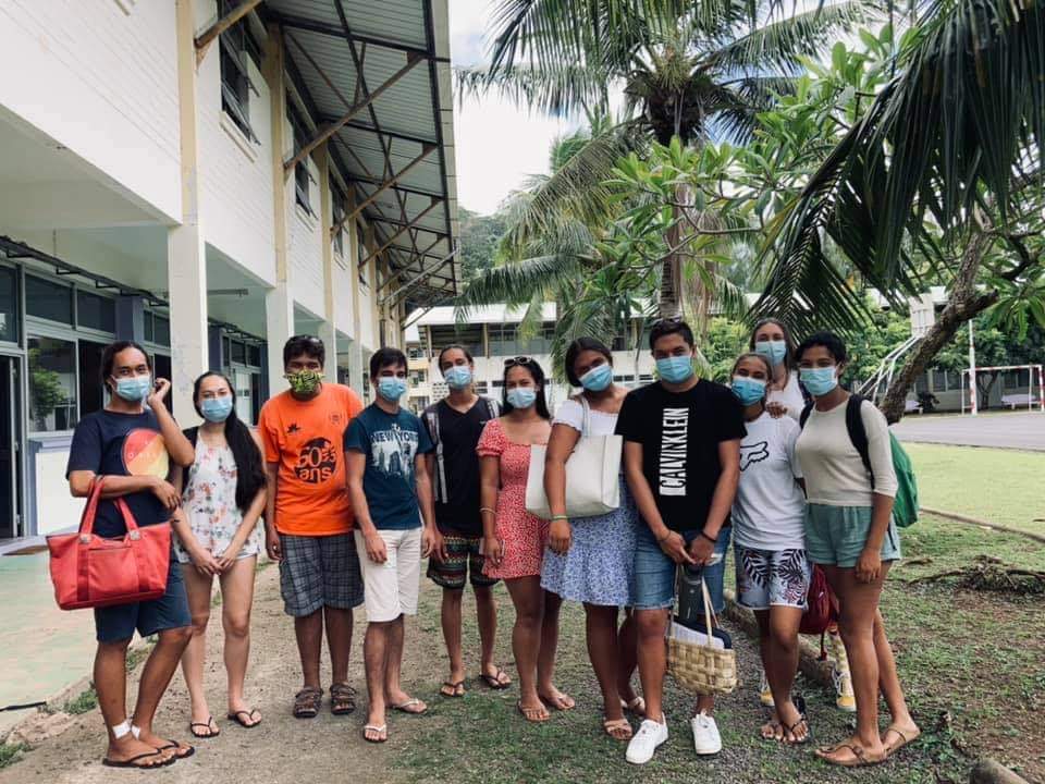 Flo_Meyer33's tweet photo. Lycéens et étudiants réunis pour fonder leur nouvelle association, la MDLE du #lycee d'#Uturoa @EducationTahiti. Beaucoup de projets en perspective ! https://t.co/z1gRaBfTMD