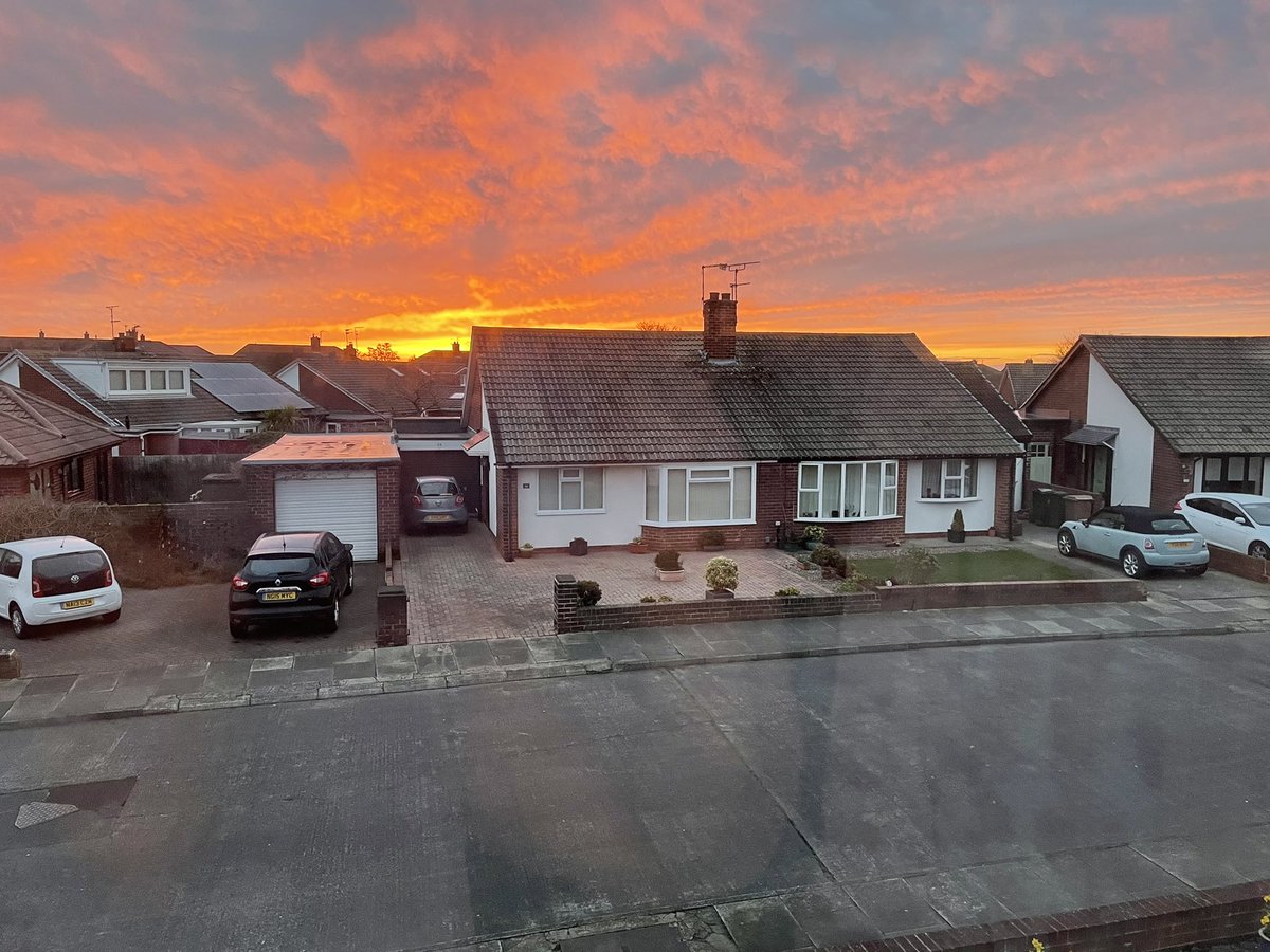 AdamsDash1's tweet photo. A beautiful sunrise this morning here in the North East.
Where do you come from and where is your favourite place to ride?
#adamsdash #cycling #favouriteride https://t.co/bP8nXdRbZ0