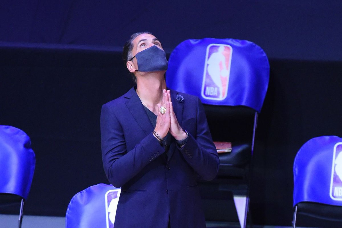 CantBeatAudel's tweet photo. In Rob we Trust! #Lakeshow https://t.co/z3G0mp51el