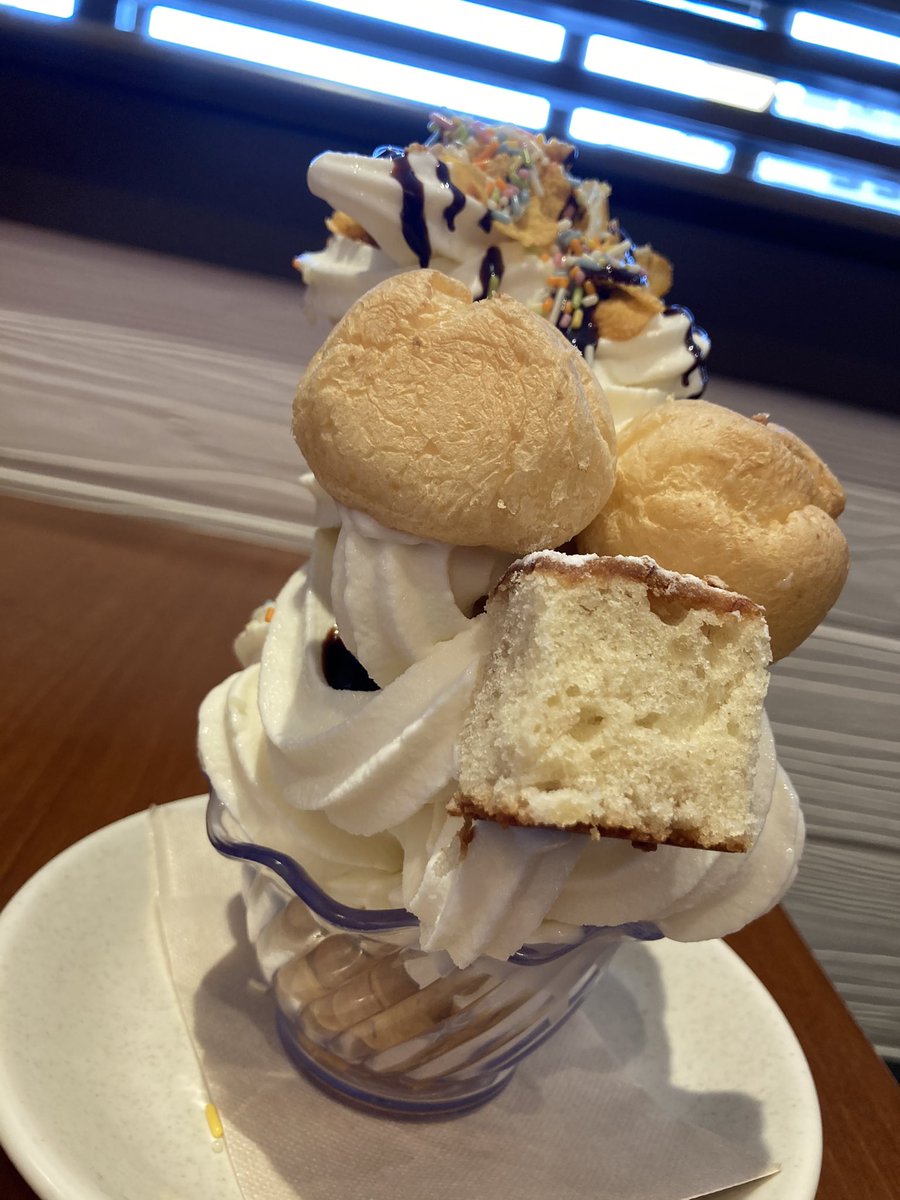 currymainichi's tweet photo. 久々にサラダバーのあるシズラーに行ってきました。
ランチエクスプレスは持ってこれる回数が決まっている為、どうしてもたくさん持ってきてしまう。

#シズラー
#サラダバー https://t.co/6ZOtLe0PnV