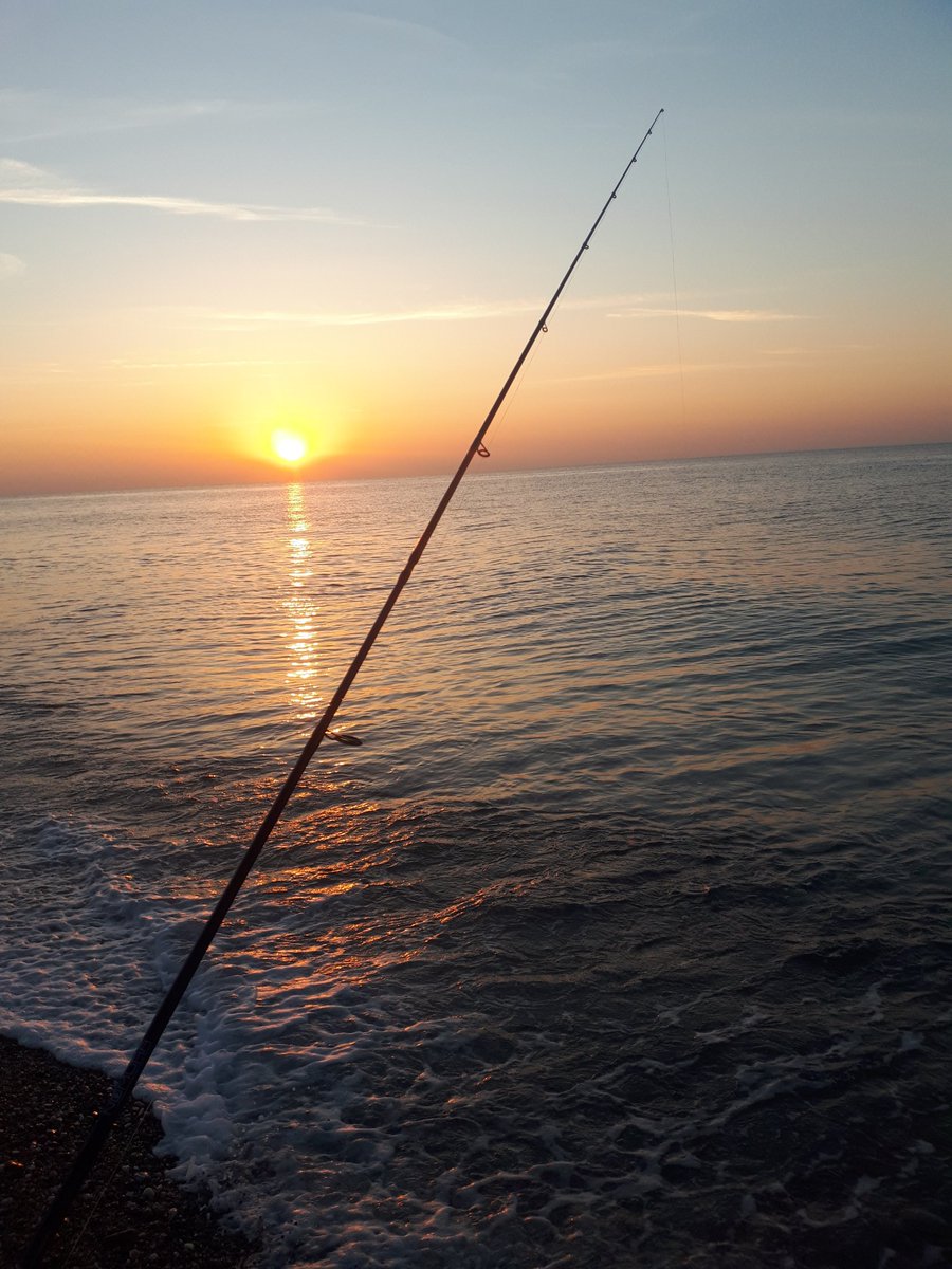 MosqueterosS's tweet photo. Bonito día en la oficina #Egin #Pesca https://t.co/k5rD4EmHTH