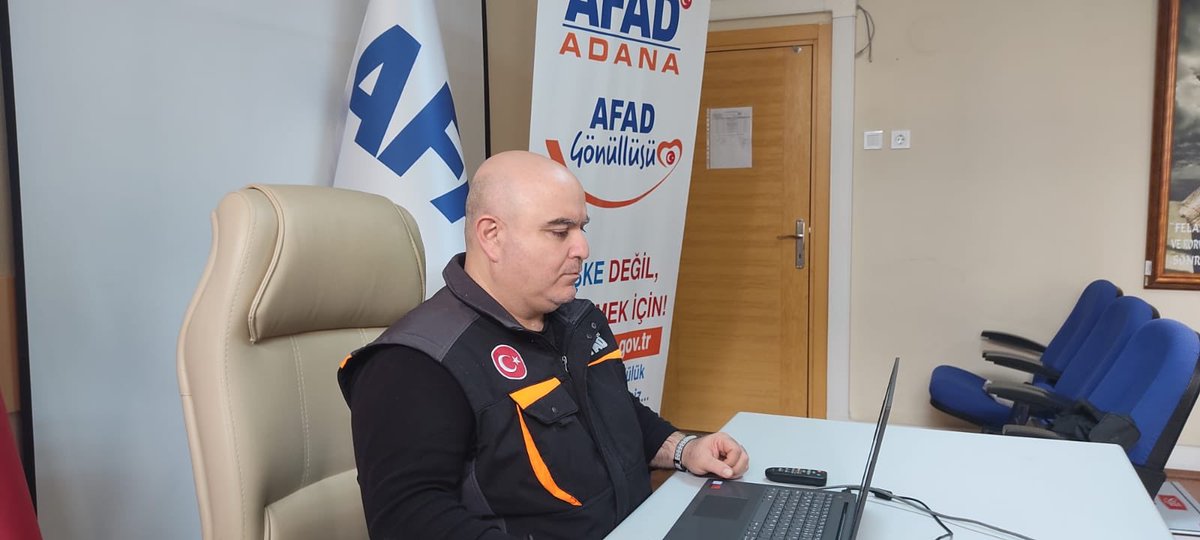 AFAD_Adana's tweet photo. ✅ 2️⃣0️⃣2️⃣1️⃣ Afet Eğitim Yılı Etkinlikleri kapsamında ilimizdeki Öğretmenlere yönelik 2 gün süreli online olarak düzenlenen “Afet Farkındalık Eğitmen Eğitimimiz” tamamlandı. @AFADBaskanlik @AFADegitim @AdanaMem 
#2021AfetEğitimYılı https://t.co/4aYohf3FE9