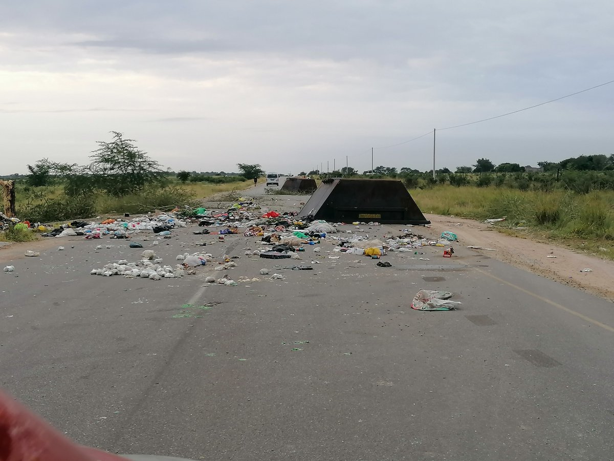 SANParksKNP's tweet image. R536 Hazyview - Kruger Gate Road is open but plenty of debris, soil heaps, etc at Belfast junction. Travel with caution.
