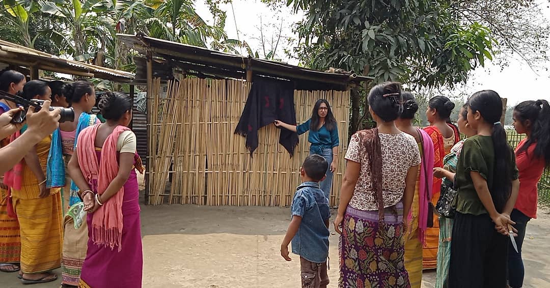 Impulse_Empower's tweet photo. #ImpulseModel Prevention #RuralFutures Co-Creation Phase 2 Crafting Routes training for weavers on Social Media, Videography/Photography, and financial management facilitated by @ImpulseNGO @Impulse_Empower @naturenomics Co-brand @ElephantCountry supported by @inBritish https://t.co/XrLlOFuEwz
