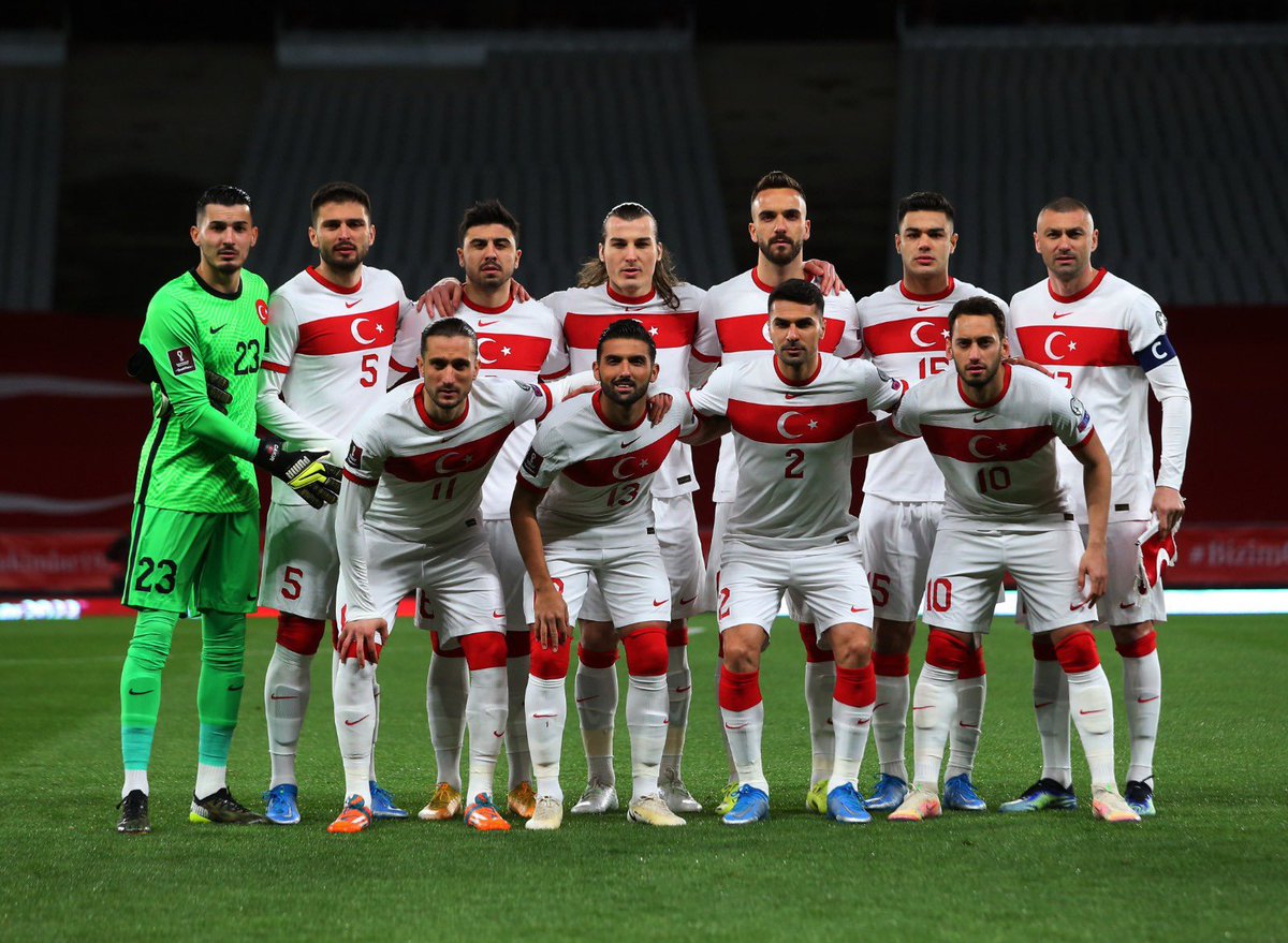 mertokel1905's tweet photo. Günaydın büyük Galatasaray ailesi ,
Günaydın gerçek evin oğulları ❤️🤍 #millitakim #evinoglu https://t.co/Aor5CQNalk