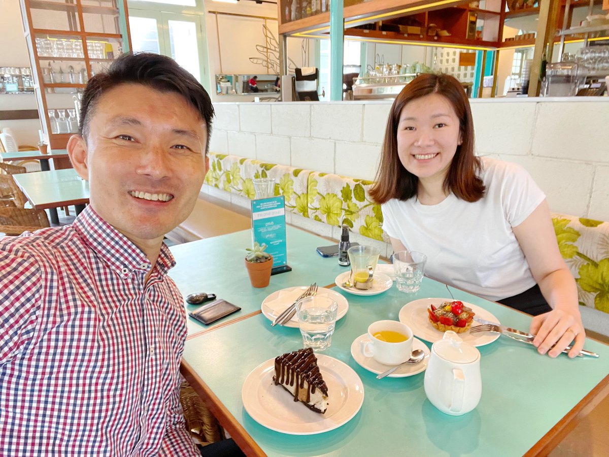 YamKeng's tweet image. Hany served many years as a community volunteer offering her legal expertise. Now as a MP for Marsiling-Yew Tee GRC, she has been looking at ways to reach out to her Woodgrove residents. Learnt tips from her over lunch, eg e-town hall sessions.😁
#gettingtoknow #newcolleague