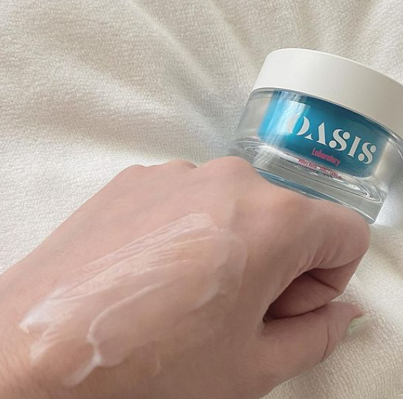 oasis_labo's tweet photo. 「塗った瞬間 肌の上で水分が弾けてうるうるになる」をオアシスラボのウォータリーボムで体験してみませんか？🤍💧
https://t.co/TeuLJt4tpi

#oasislab #waterybomb #韓国コスメ #スキンケア #コスメ https://t.co/aDoNH6Va0c