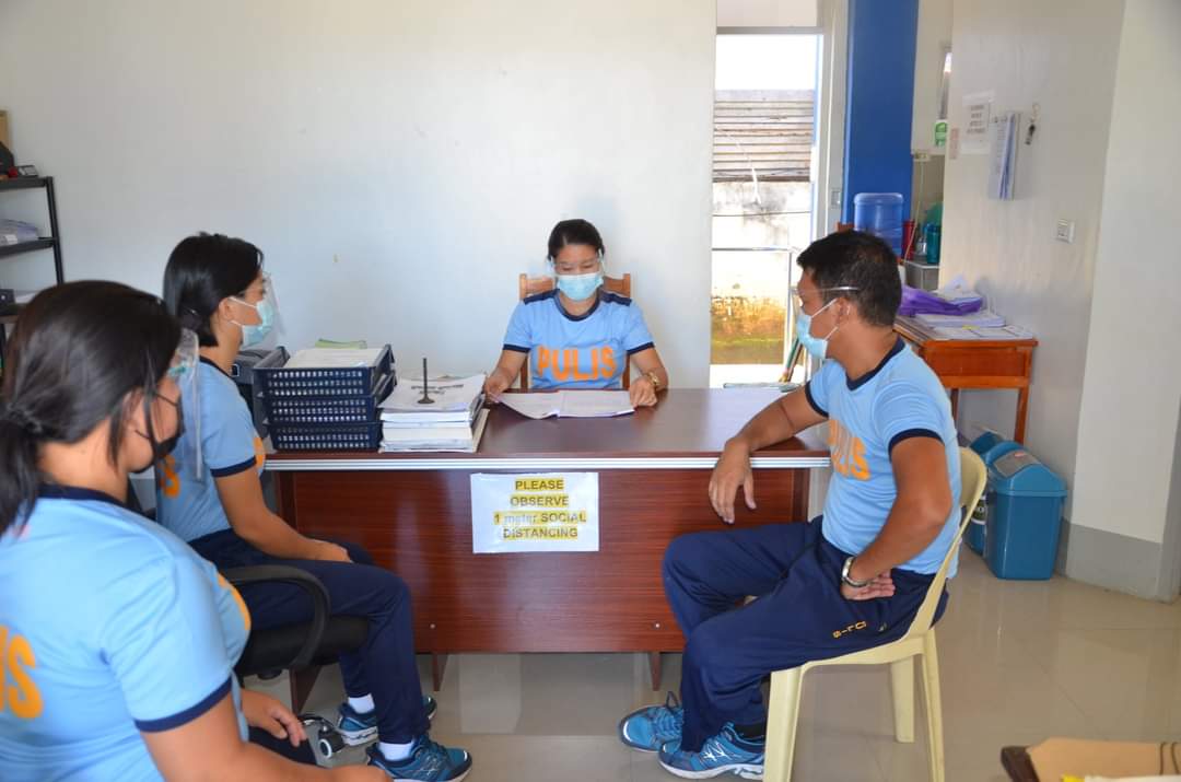 misoccpclo's tweet photo. On March 25, 2021, duty personnel of Misamis Occidental Provincial Crime Laboratory Office led by PCPT GERALINE D ABALDE, Assistant Provincial Chief, conducted PICE through information dissemination

#TeamPNP
#serveandprotect
#sugpuinangcovid https://t.co/guqlfksQDC