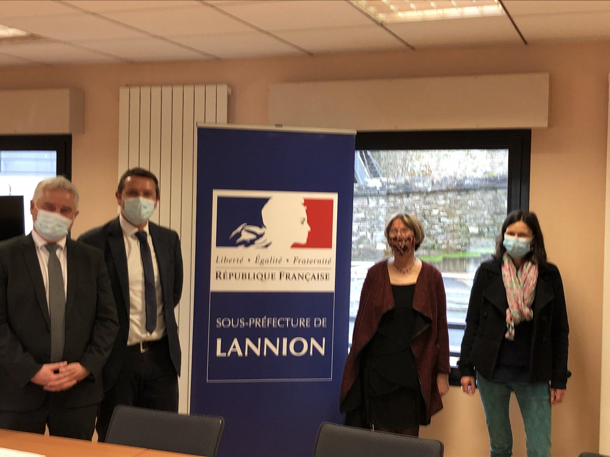 AnnieBRASDENIS's tweet photo. Soutien de @ANCTerritoires dispositif #petitesvillesdedemain pour #centralites. A Lannion 22, invitation sous-préfet pour signer convention initiale. C’est parti pour 6 ans avec Plestin Plouaret Treguier coordonnées par @AggloLTC. @joel_le_jeune @contactcprb @BRUDED_ https://t.co/r5EZY8tDfQ