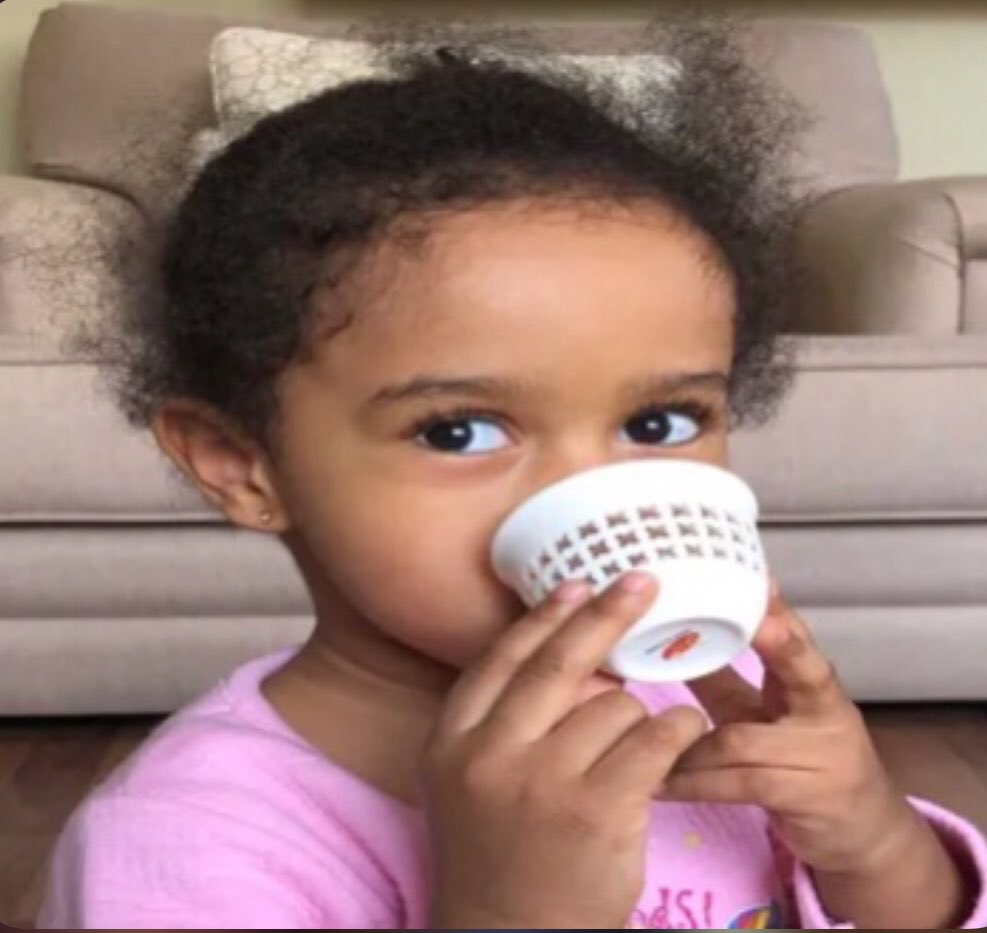 بحكم انه طفش اسألوني اي سؤال وبرد عليكم 
 #احبك