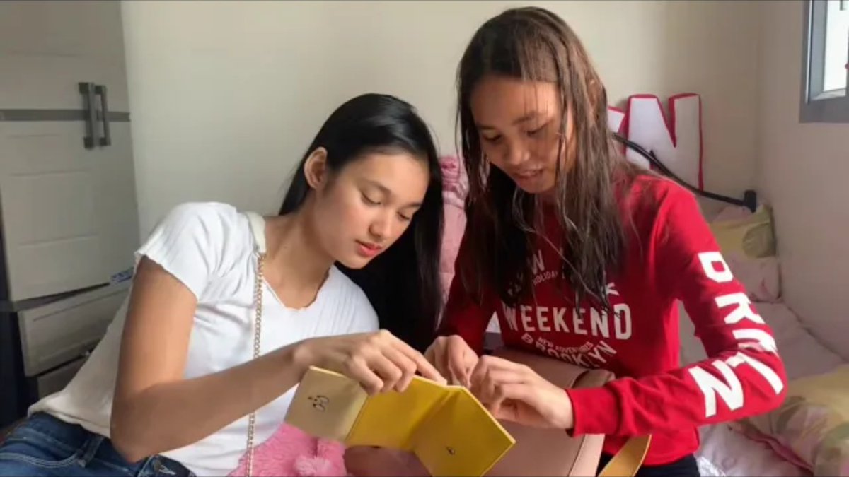 adorablekare's tweet photo. Happy legal age! @theyenquirante thank u for being a good friend to my main! Have a blast!! We love u!

#KarinaBautista #YenQuirante https://t.co/vIlYBXTyLq