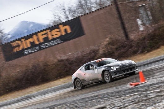 BeautyAndKeys's tweet photo. ‘Pretty Dirty: All Female Rally’
#CarGirls grabbed lipstick and a helmet! 
👩🏻‍🤝‍👩🏼💄🚗💨
We love partnering with @DirtFishRally-  their team is amazing!

Thank you to Taurean Cellars for our wine tasting and @trishmcevoy I @nordstrom for being our beauty sponsor! 🧡 https://t.co/B4AmAVmjRS