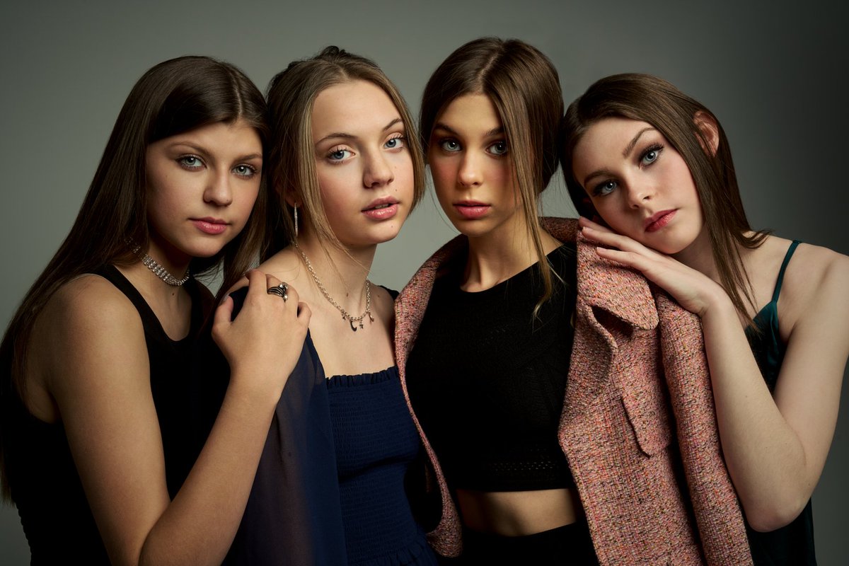 elmererana's tweet image. Some snaps from a posing workshop for models. With Brooklyn, Bella, Maaike, and Jaya - with Jaida Stewart as their posing coach. #modeldevelopment #model #photoshoot #portraits
