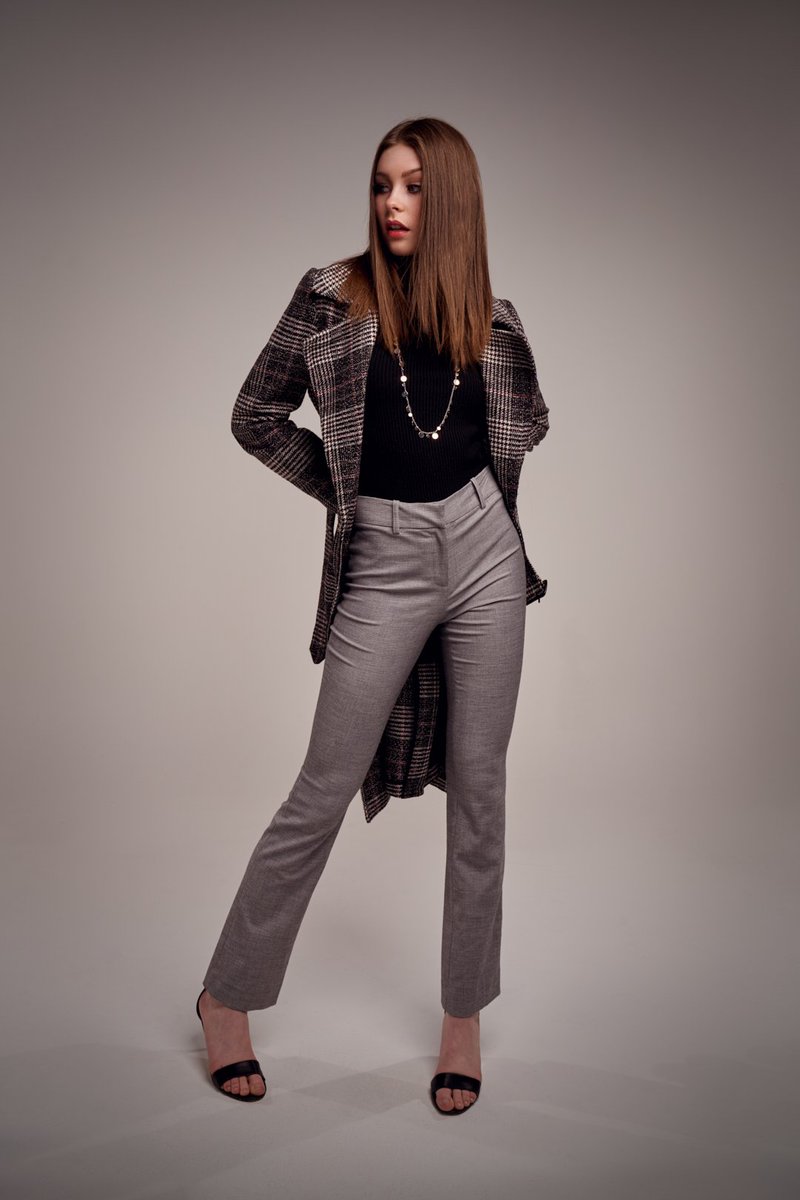 elmererana's tweet image. Some snaps from a posing workshop for models. With Brooklyn, Bella, Maaike, and Jaya - with Jaida Stewart as their posing coach. #modeldevelopment #model #photoshoot #portraits