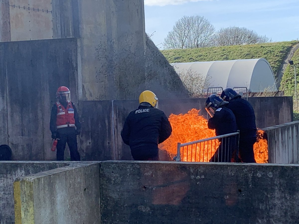NoelsMurrin's tweet photo. Yesterday was training 4 #publicorder revist tactics &amp; learning new ones Great team of officers #committed brilliant #leadership by the Sergeants all about #engagement well done all 4 passing the course 👍 https://t.co/RMHjCosgAQ