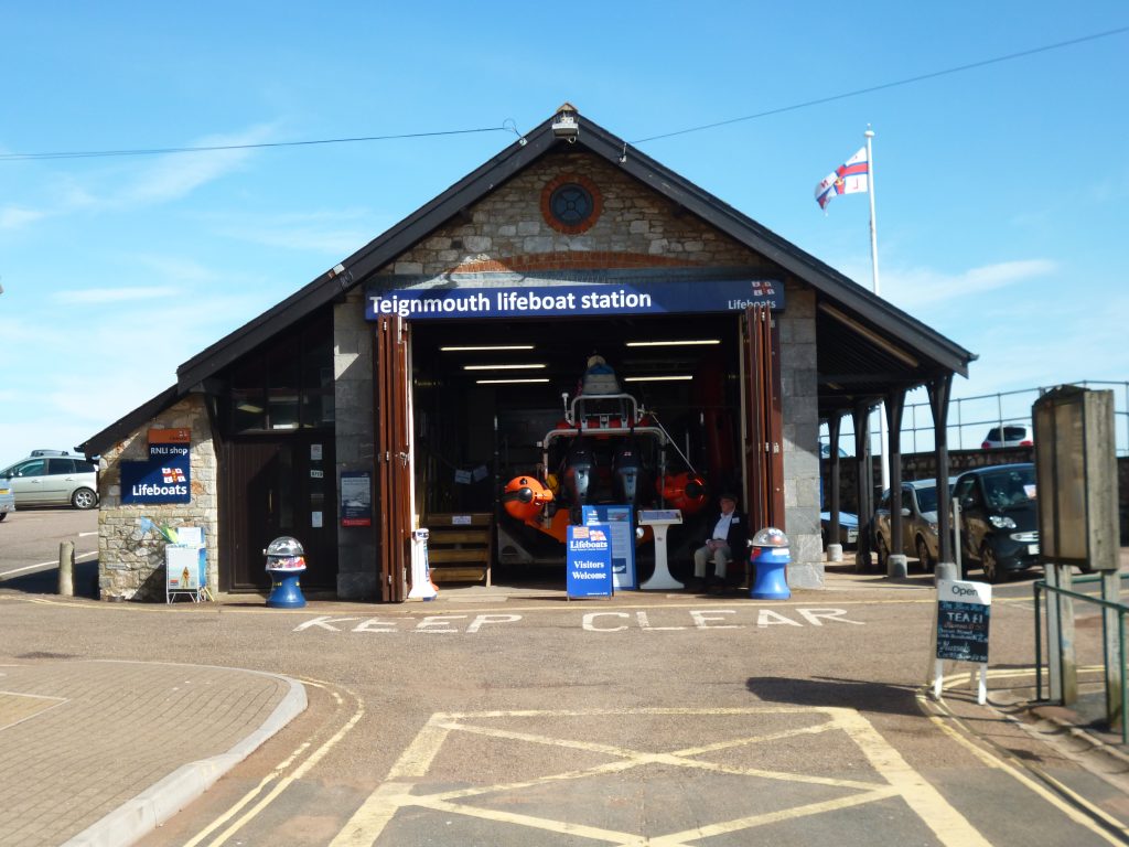 RJonTourUK's tweet photo. Devon is a stunning county in the West Country, it has a stunning coastline with many picturesque fishing villages and tourist resorts. The county also has Dartmoor and Exmoor for some great countryside for inland walking.

https://t.co/QOW1s4mrRY #earlybiz #Devon #staycation https://t.co/OyKVeHfcS5