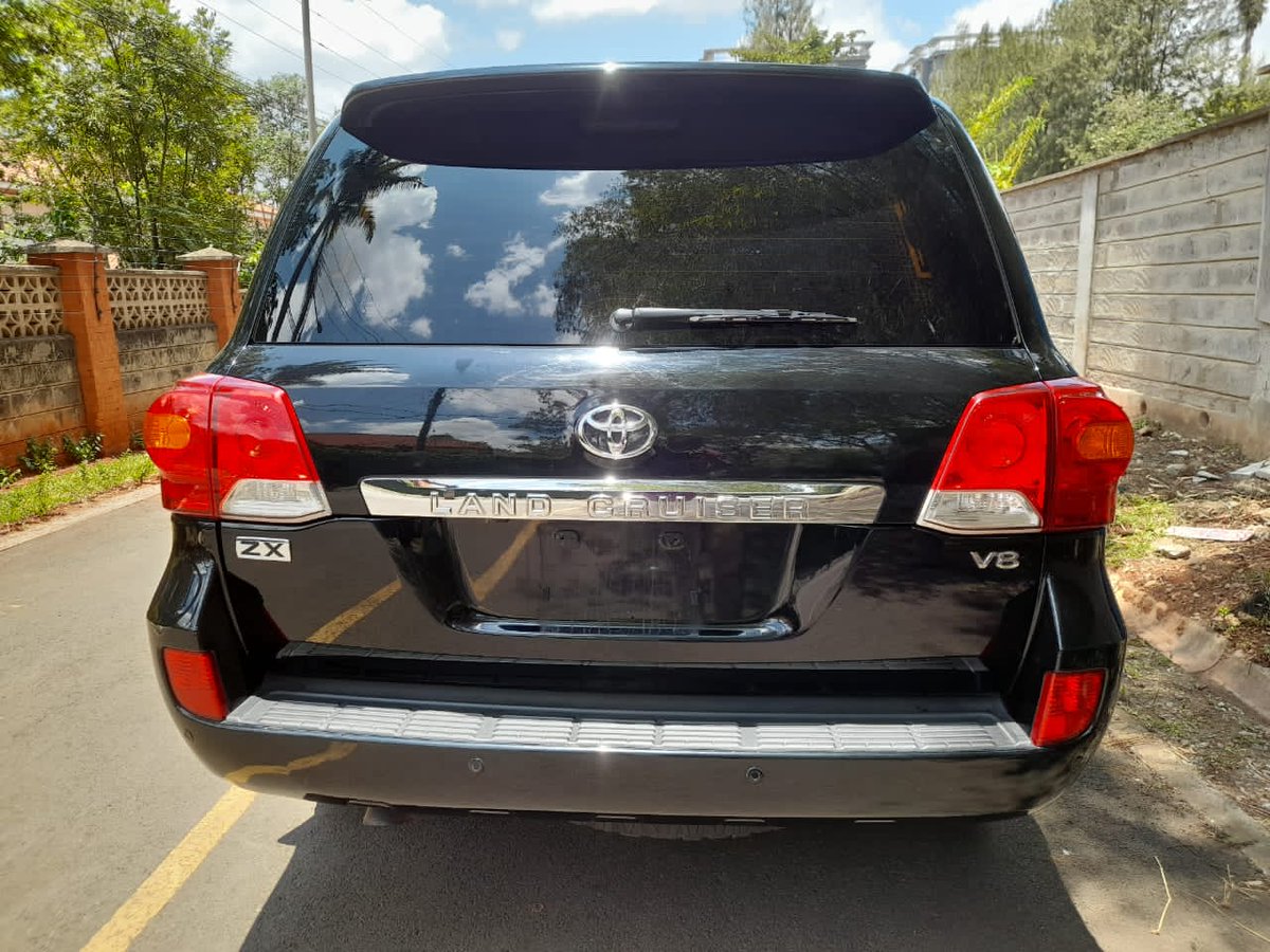CarPlug254's tweet photo. My customer could be on your TL kindly RT like my hustle
2014 Toyota Land Cruiser ZX V8
4.6L V8 Petrol
6 Spd AT
20" alloy wheels
Mileage 120000 Km
KES 8.3M
#Curfew #Raila #Portugal #RutoSpeaks #KQheist #Ezra #worldcup #Kisumu #Kenyans #Raila #EndOfODM #JKIA https://t.co/zZXSTYUyxl