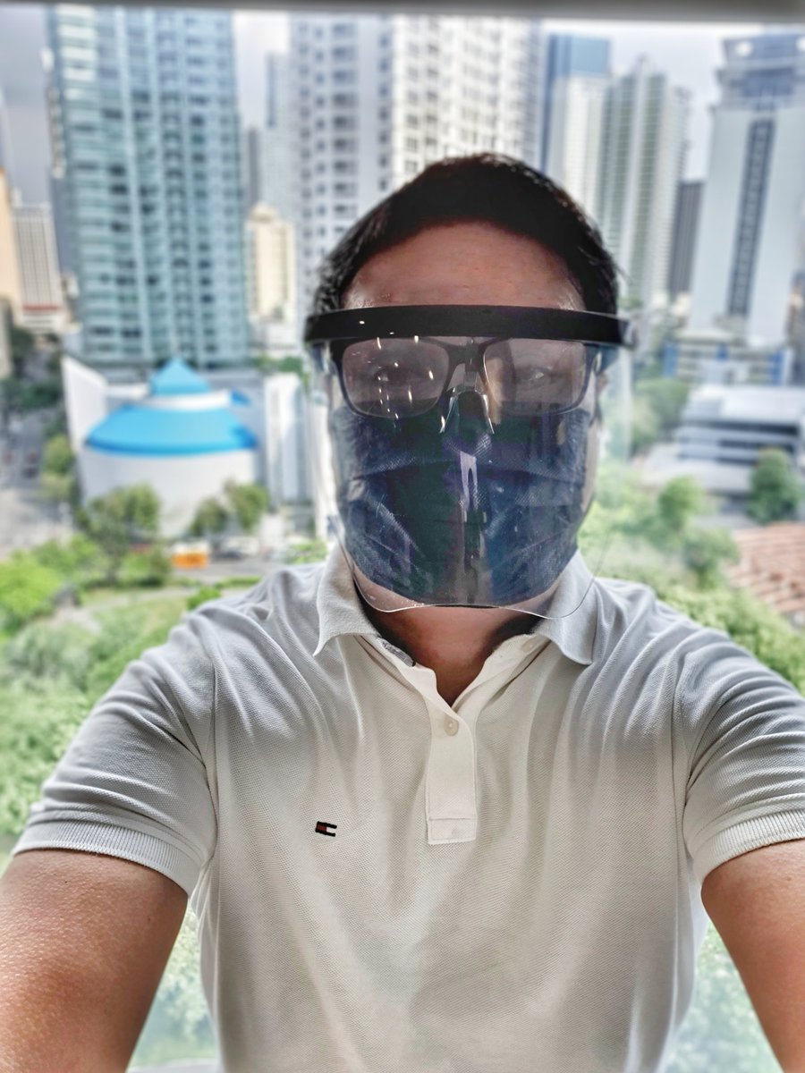 MyKey_10_07's tweet image. Quick Selfie in the Office which i miss... 
😷😷😷
#DutyCalls 
#QuickErrands