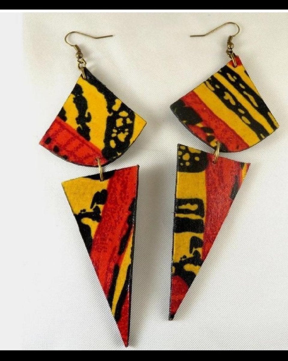 FamAfrican's tweet photo. Earrings @200sh only.
We ship worldwide too ✈️📦
#handmadeinkenya #womeninbusiness #blackownedbusiness #nairobikenya #womensfashion #trending #giftideas #kenyabusiness #handmadejewelry #ICanWithAbsa #Easter #ruto #business #IkoKaziKE #buykenyabuildkenya https://t.co/lZeWTCHSxR
