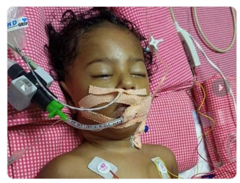 tatajiyrd's tweet photo. @SonuSood
@PawanKalyan @KTRTRS @KTRoffice
 @IamSaiDharamTej @urstrulyMahesh @AndhraPradeshCM @BJP4India  @alluarjun
@HeroManoj1 @LakshmiManchu 
Sir, @VVMahesh_Chennu and my sister Nandana Veda Sri is suffering Heart problem.Please help #897781435 
https://t.co/PECTjf3Pnt https://t.co/UZQBtetwWd