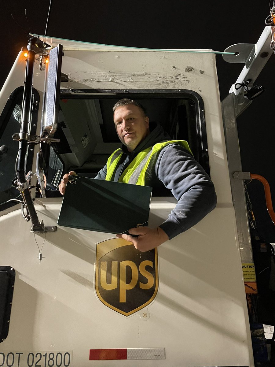 mdwhite1004's tweet image. Congratulations!🎊 Lnx Fdr Drv Jason Fox on a hard earned 13 yr safety record. #keepemsafe. @hunthard33 @echristie18 @joeboyleups @bgtighe