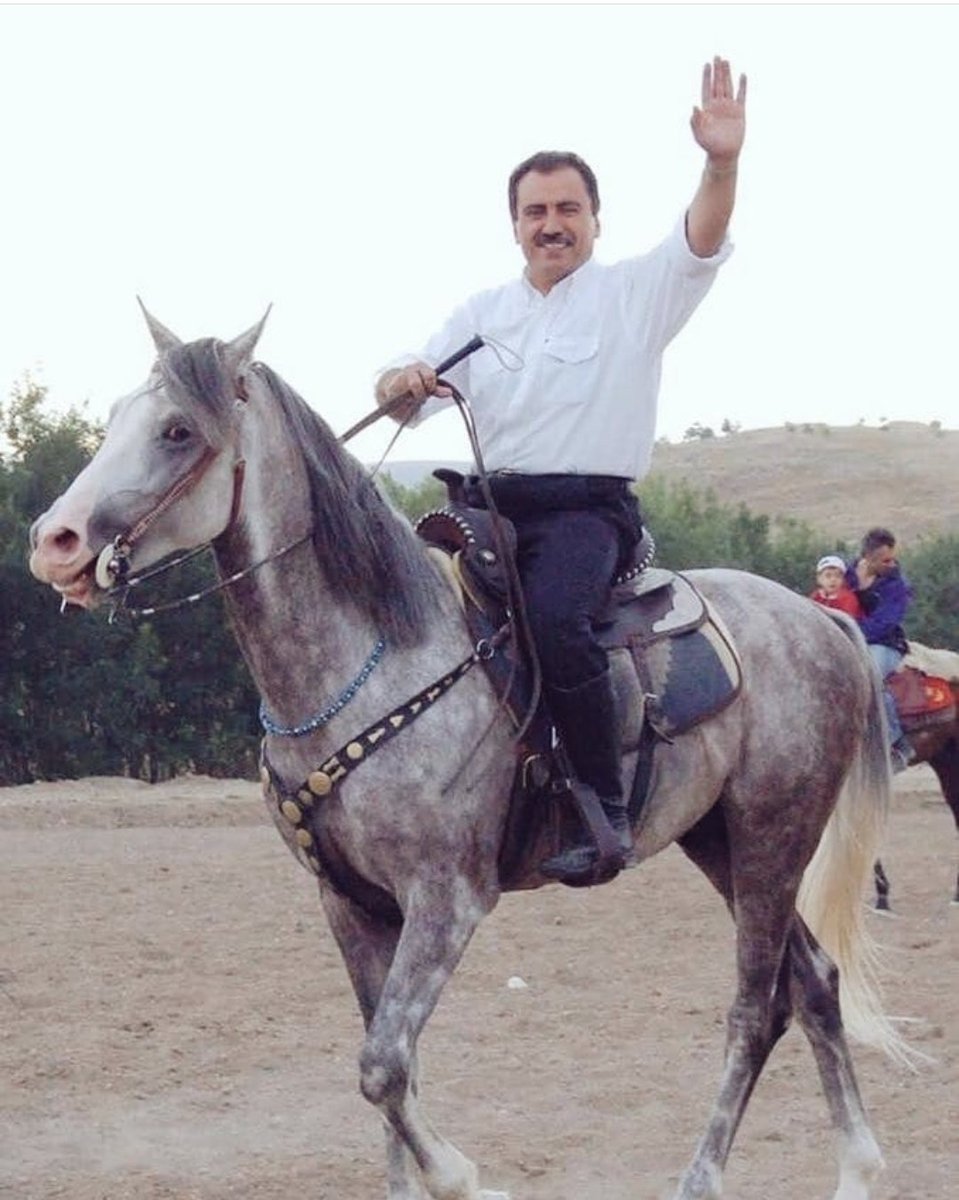 akpinarorhan's tweet photo. Ozanın kırk çatal yürekli Muhsinim dediği mangal yüreklim 🇹🇷

 #MuhsinYazıcıoğlu https://t.co/bvnZJUSs3j