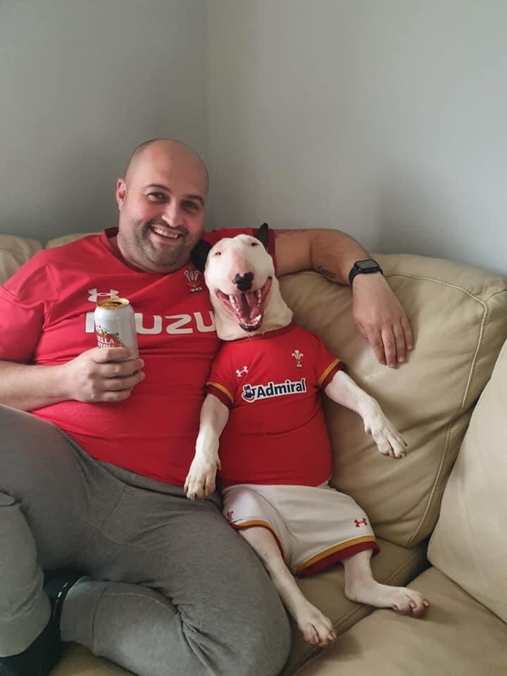 TheSportsman's tweet photo. 🏴󠁧󠁢󠁷󠁬󠁳󠁿 When you’re a good boy and your team are about to win the Six Nations... https://t.co/ePw1jufrxV