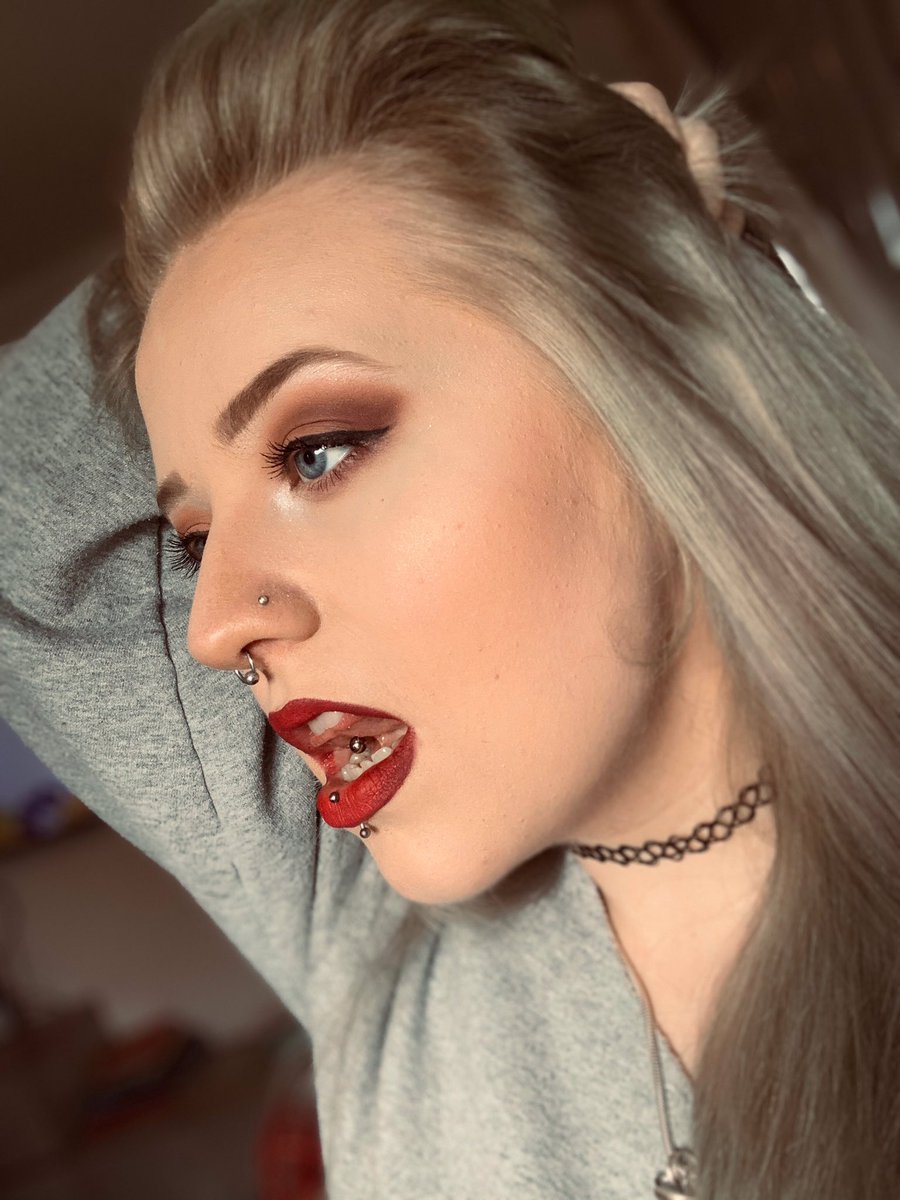 MistressReine's tweet photo. Get up you lazy fuck and start sending!.   😈👠🖤👄#Findom #paypigs #humanATM #walletrape #HumanAshtray #Chastity #KeyHolding #cbt #cp #bootworship #ballbusting #SmokingFetish https://t.co/CZhNxDpNYT