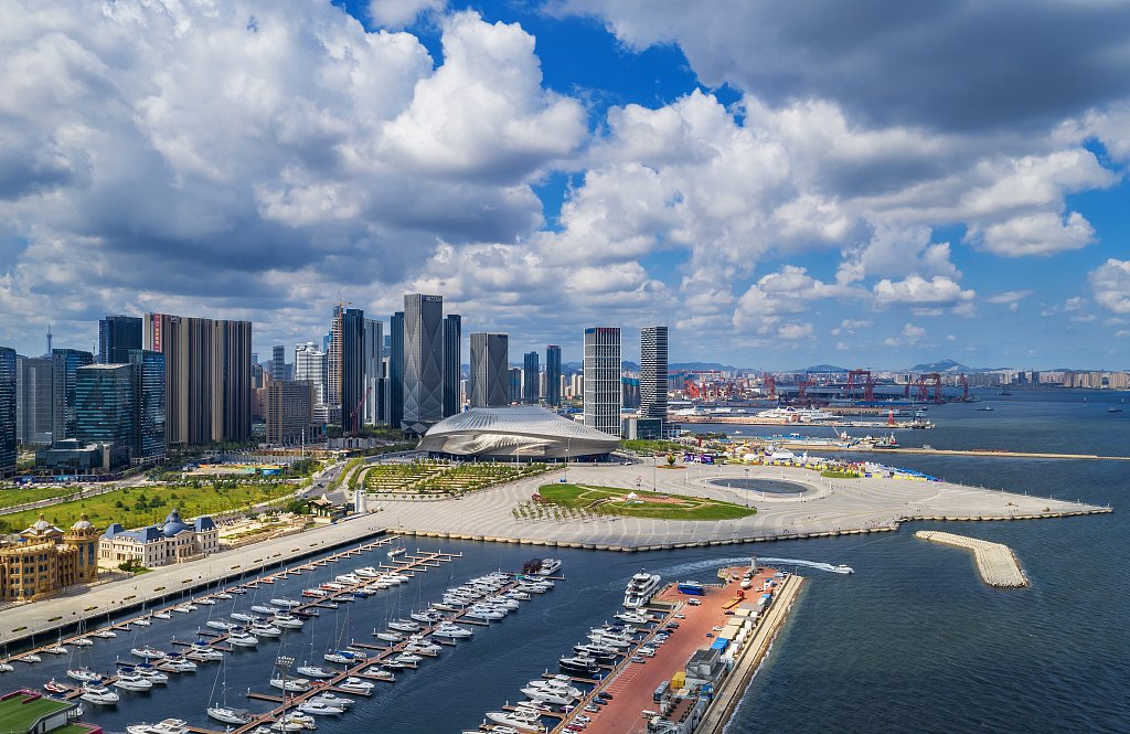 CGTNOfficial's tweet photo. A brief travel guide to Dalian

Sitting in northeast China's Liaoning Province, Dalian is a vital port, as well as an important industrial, trade, financial, and tourist city https://t.co/VBHEYZqV1H https://t.co/T3DCsixolS