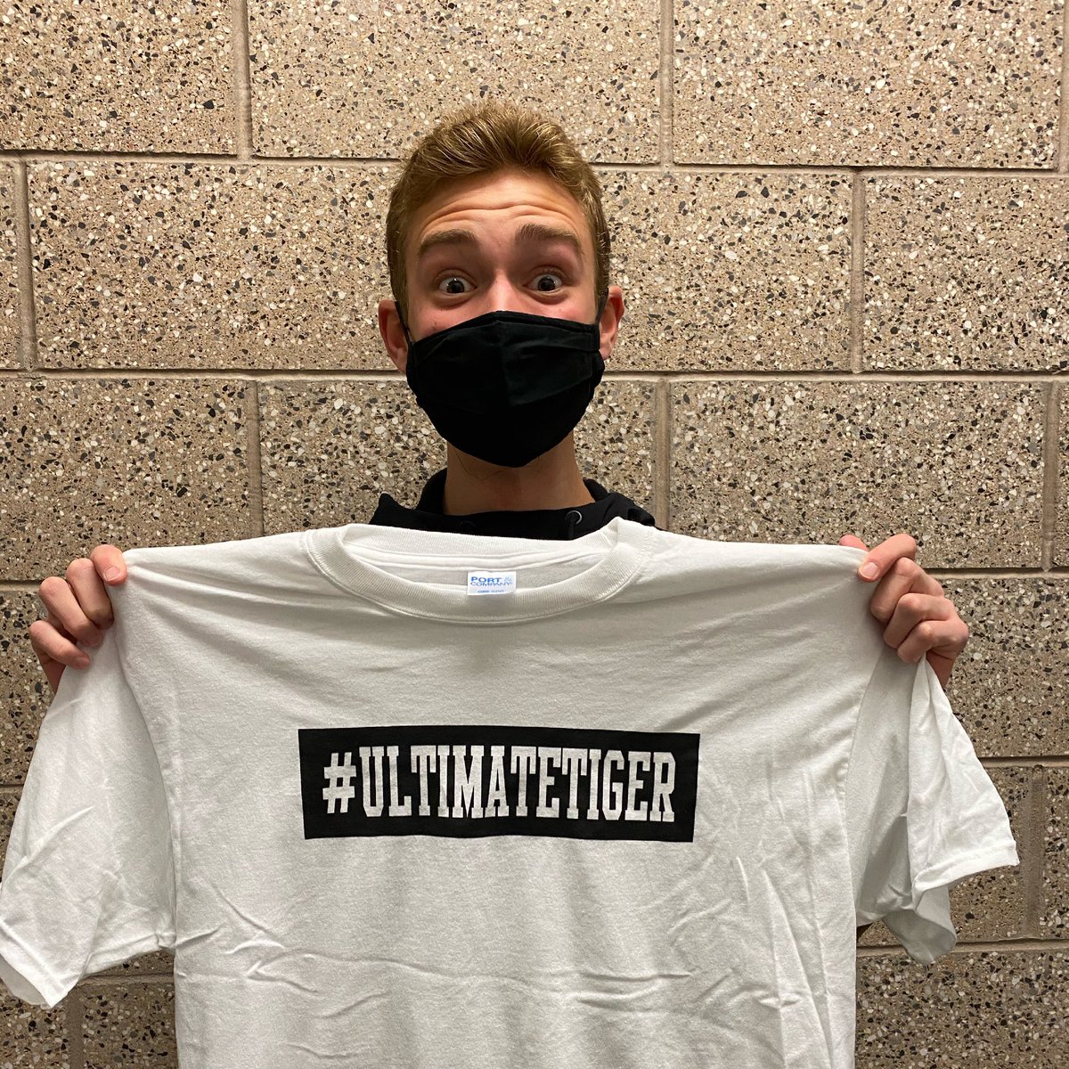 OHSTigers's tweet photo. Our FIRST Ultimate Tiger for this school year!! Itβs not too late and itβs not very hard to get this award. Come get your cards in the main office!! Way to go Cameron on being such a great example and showing your Tiger spirit!! #tigersrisetogether #tigerize #ultimatetiger2021 https://t.co/6n1NDBSSVC