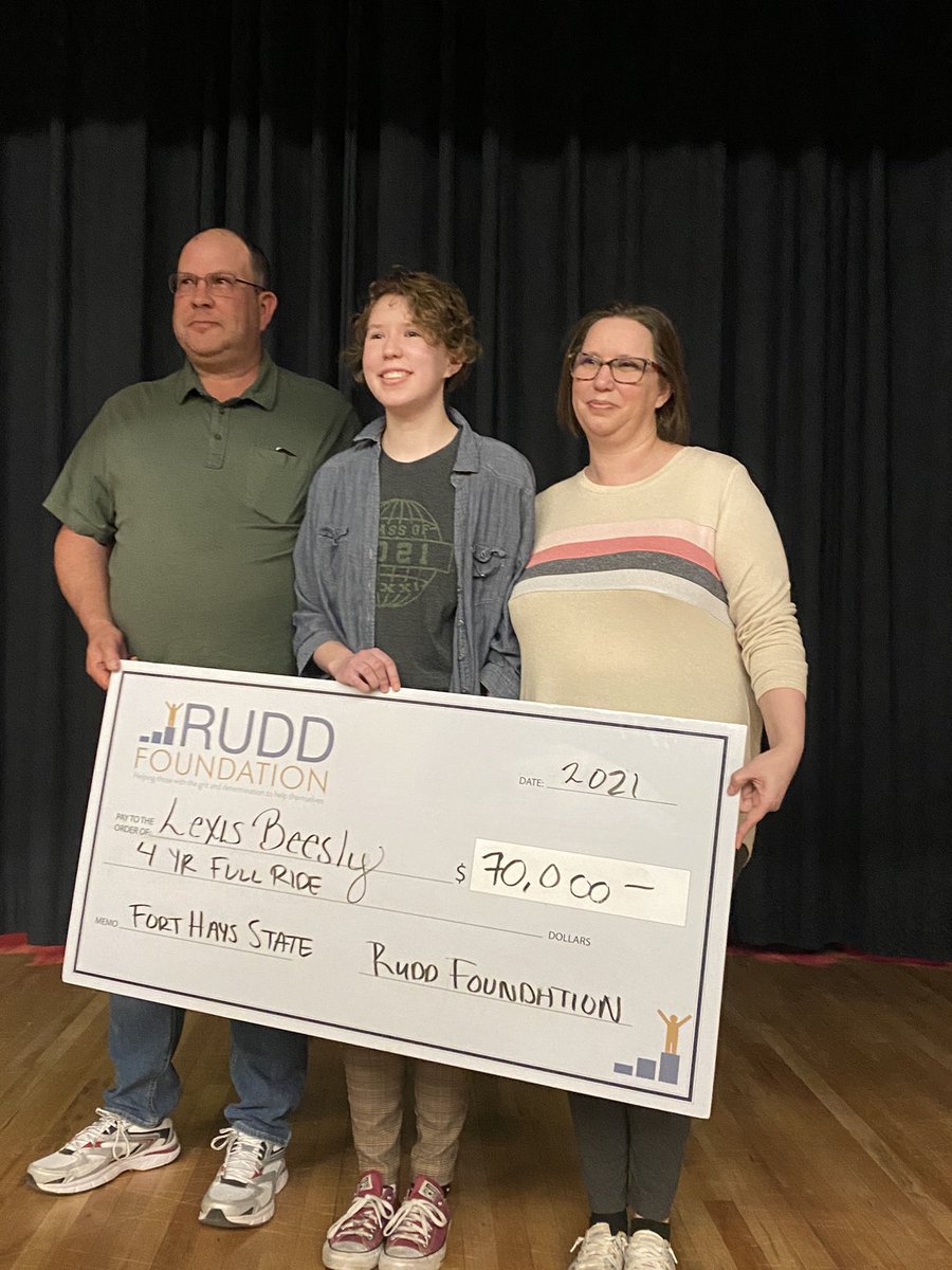 LeightonRudd's tweet photo. @USD482Dighton student Lexis B receives the Rudd Scholarship.  Way to go, Lexis! @RuddFoundation https://t.co/pSqh19jxQB