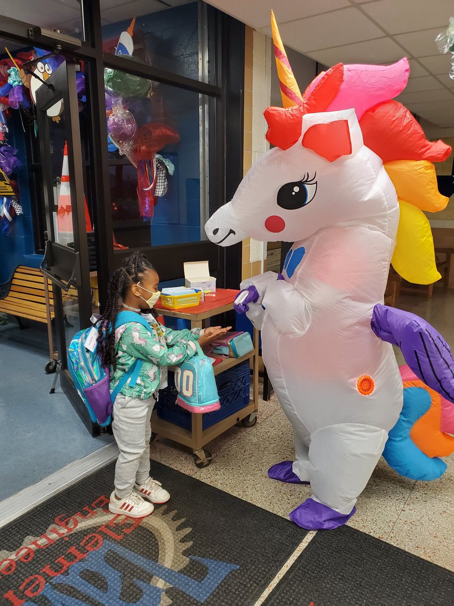 Tgalprin1's tweet photo. We had a visitor come help us greet our students and sanitize their hands. Thank you Ms. Unicorn for helping keep our kids safe and healthy! #zavalarocks #safetyfirst @ZavalaMagnet @Stacy_gjohnson @beatris_mata @ECMrsDominguez @drliliananez @ScottMuri https://t.co/wptL5j8yWn
