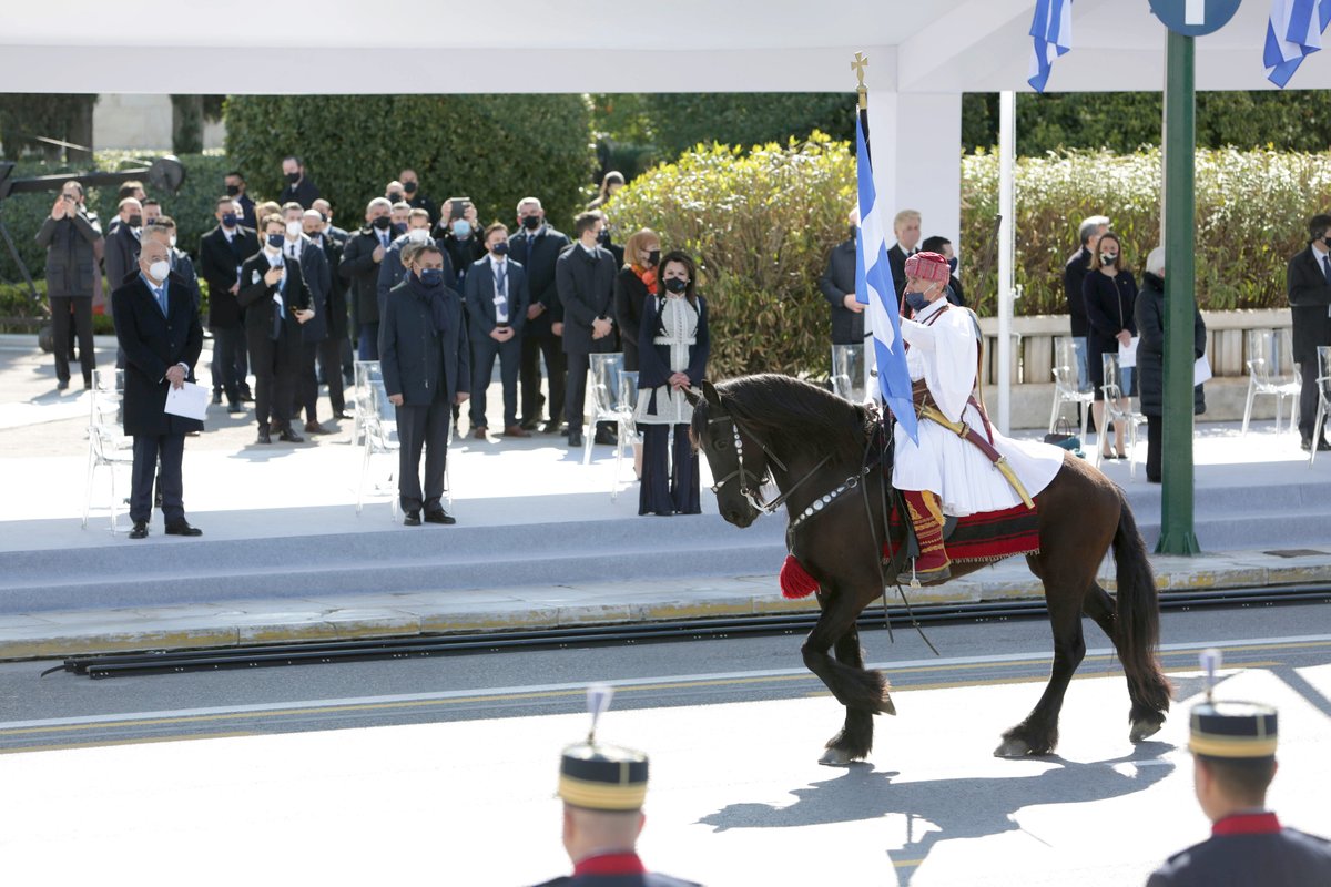 GAngelopoulou's tweet photo. 200 χρόνια μετά την Επανάσταση! 200 χρόνια σύγχρονη Ελλάδα! Προχωρήσαμε, αντέξαμε στις δυσκολίες, δημιουργήσαμε. Σήμερα, περήφανοι για τη διαδρομή μας, συνεχίζουμε με αυτοπεποίθηση στον τρίτο αιώνα του νεότερου Ελληνικού Κράτους. Χρόνια Πολλά Ελλάδα μας! Χρόνια Πολλά Έλληνες!🇬🇷GA https://t.co/109NDQwyrQ