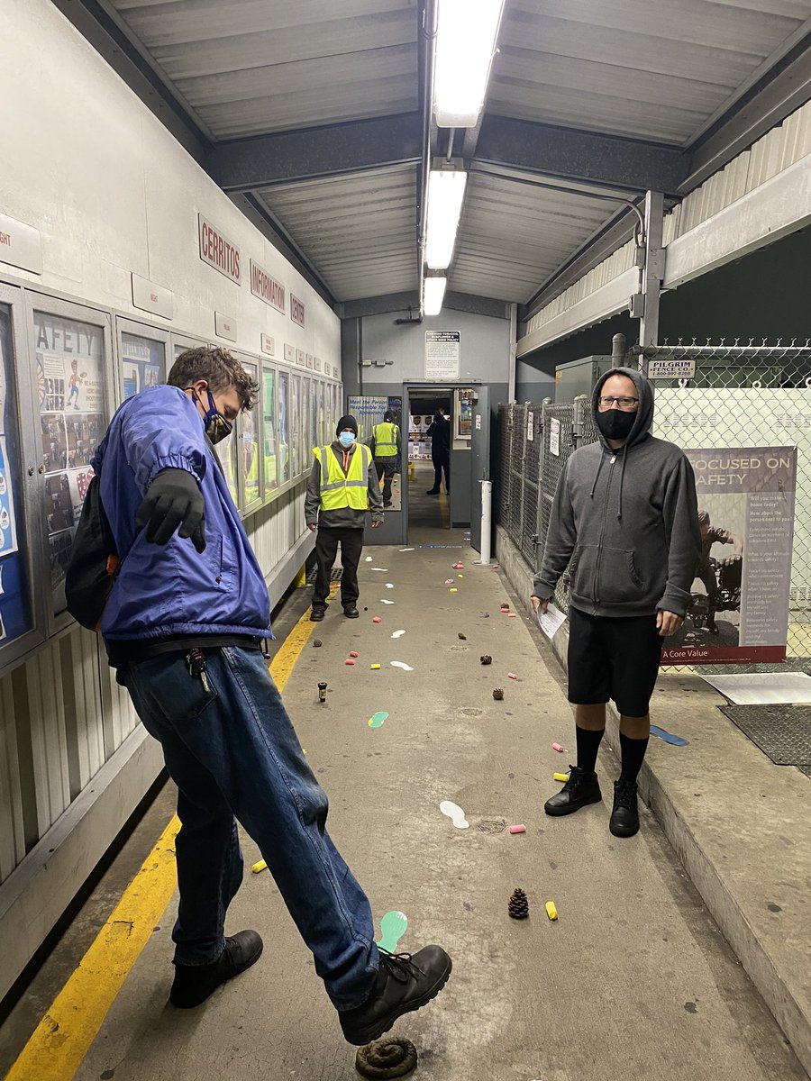 cerritospreload's tweet photo. Be aware of your surroundings and Watch your step UPS fam! ππ#BeCareful #BeCautious #LookBeforeYouStep #StaySafe @MaryMar16651246 https://t.co/jksnj5sp6I