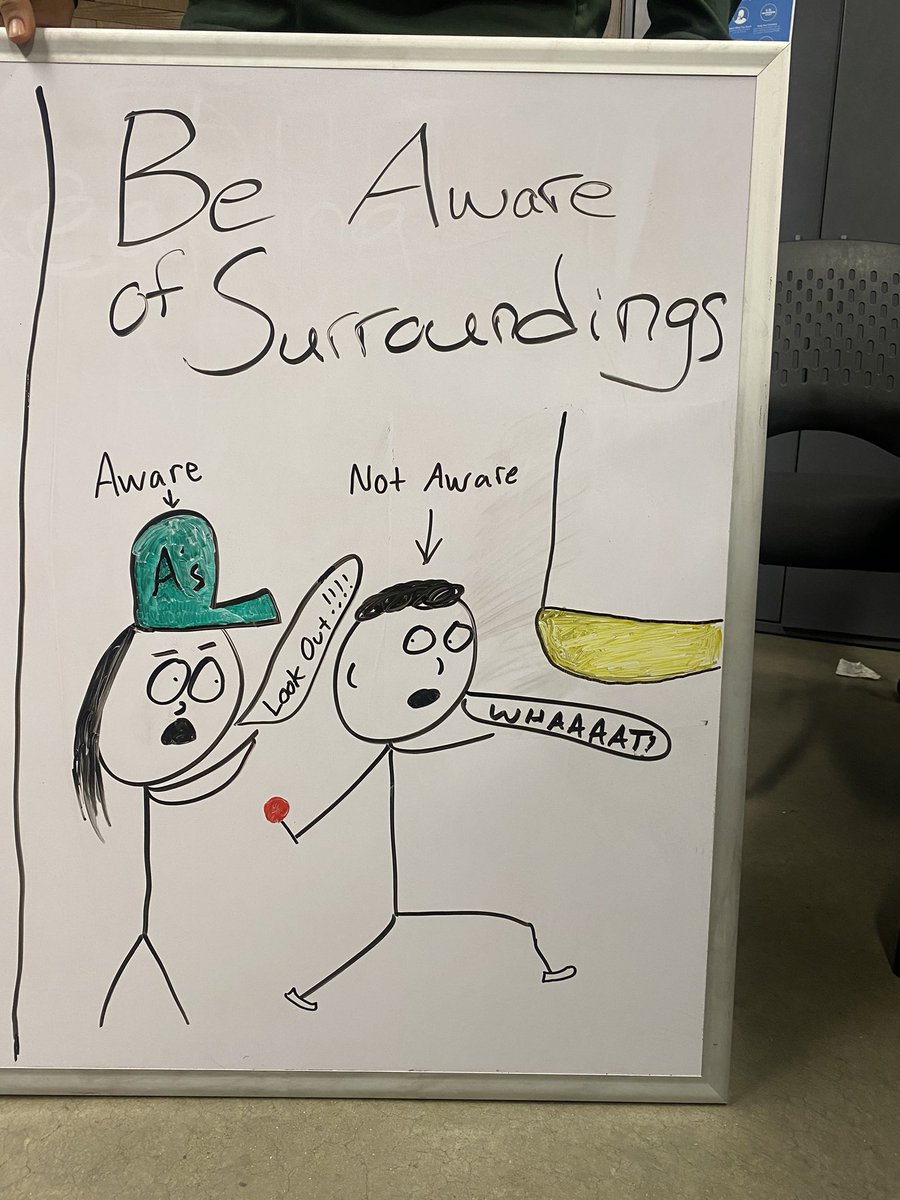 cerritospreload's tweet photo. Be aware of your surroundings and Watch your step UPS fam! ππ#BeCareful #BeCautious #LookBeforeYouStep #StaySafe @MaryMar16651246 https://t.co/jksnj5sp6I