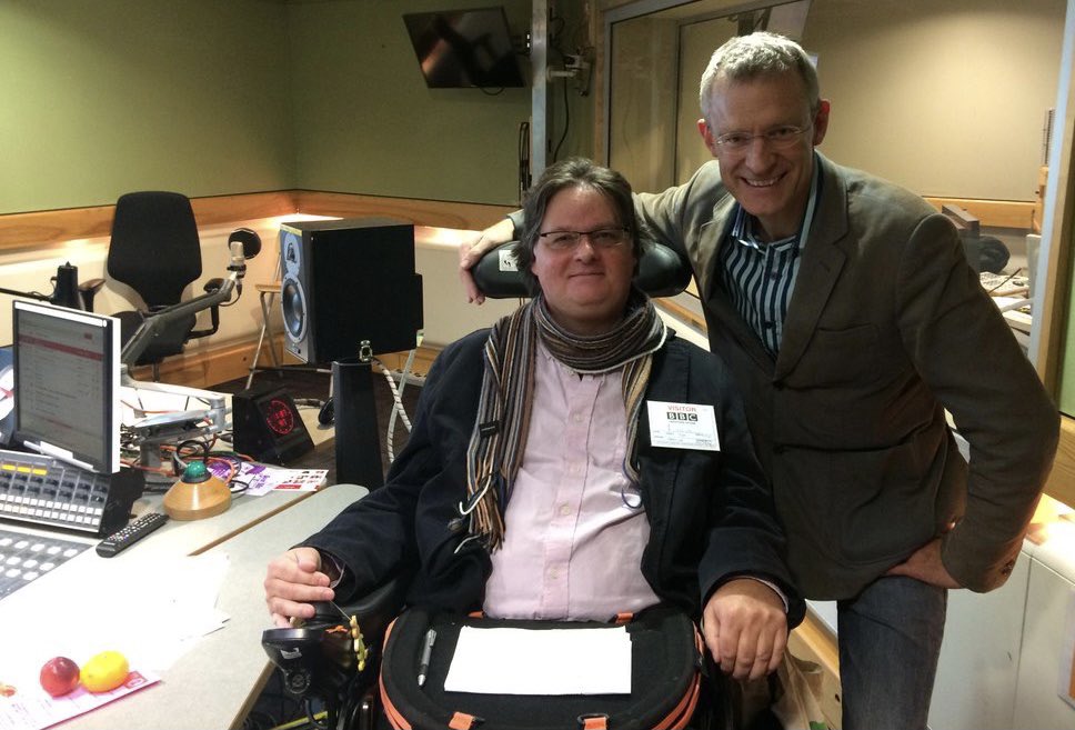 🚨 On <a href="/BBCRadio2/">BBC Radio 2</a> after 1pm on the #JeremyVine show listen to Jeremy talk to a lady who lost her husband to motor neurone disease when he was just 48 📻 

We well remember Jeremy’s moving interview in Oct 2015 with our trustee Mark Stone, who sadly died of #MND in May 2016 💔⬇️