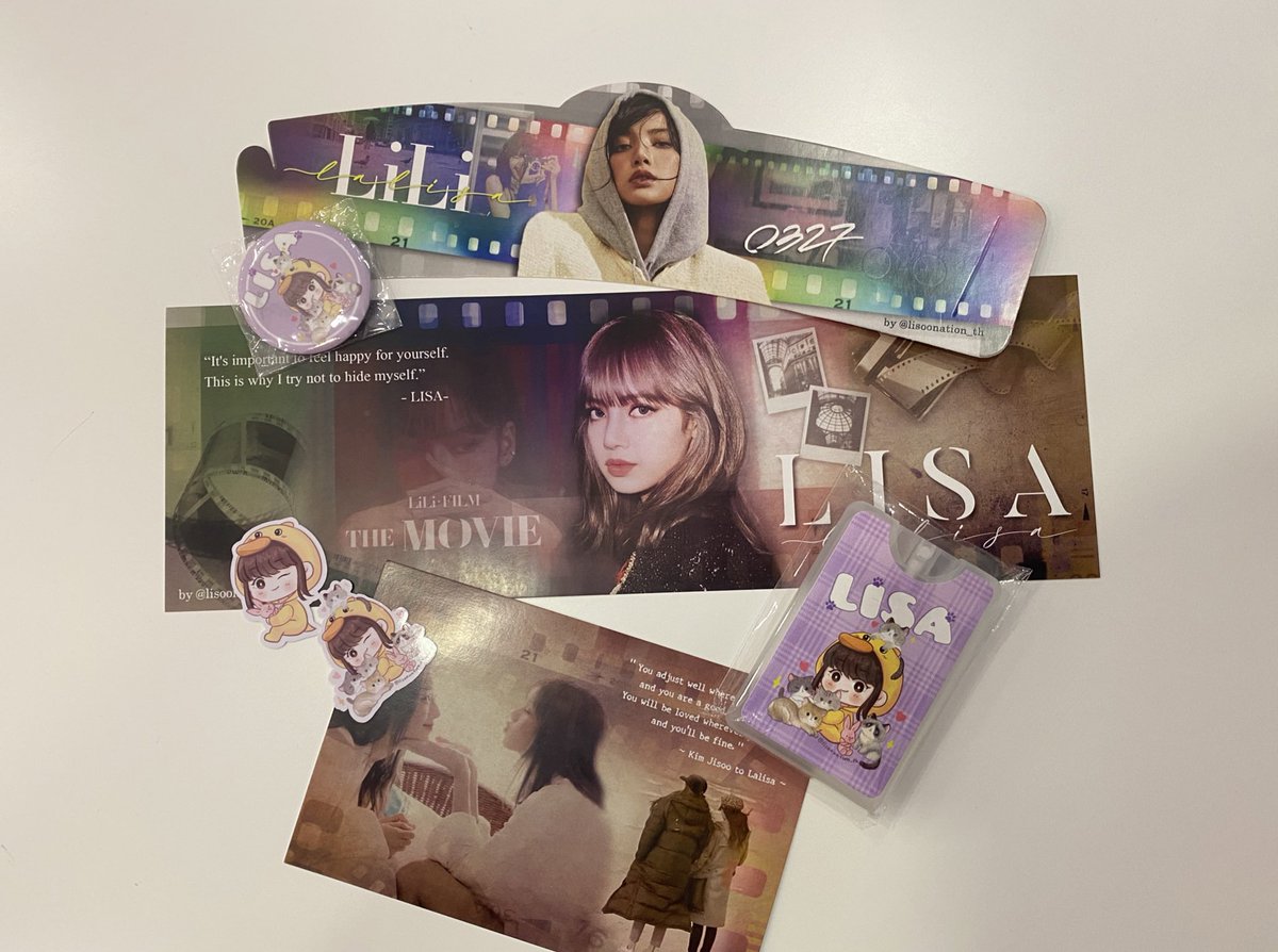slotty_sit's tweet photo. มาเเย้ว พร้อมเอาของมาวางแล้วด้วย
ขอบคุณ Give away จาก @lisoonation_th น่ารักมากเลย
อย่าลืมมากันนะที่ @FandomCafe_ 😍😍
เราเอาโปสการ์ดมาวางที่ร้านด้วย
อย่าลืมเเวะมาเอาแล้วถ่ายอวดด้วยนะ ปล. ของเรารูปสุดท้ายเลย อิอิ
#0327Lisabirthday
#LisaAmazingGirl
#lisoo #lisa https://t.co/NhQ7RXV2db