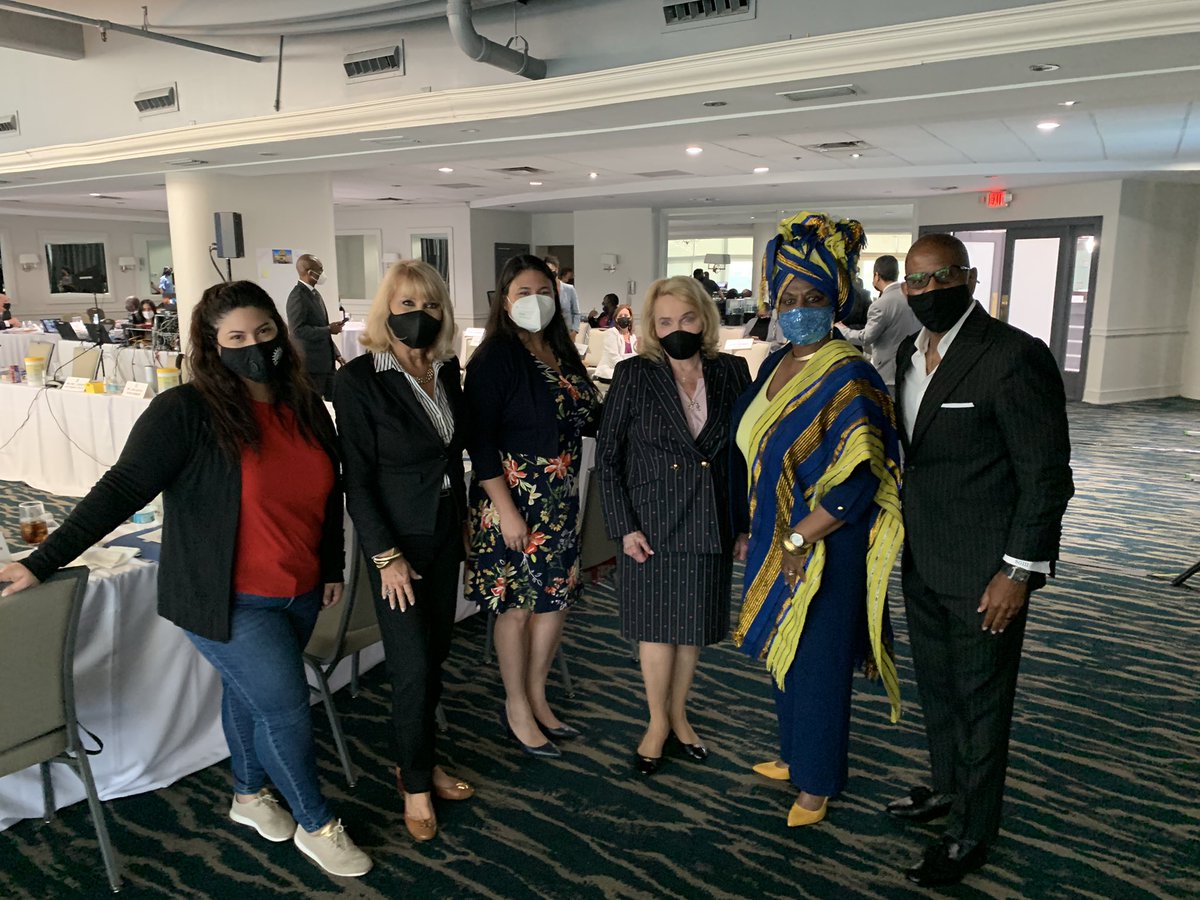 mdcpsluciabaezg's tweet photo. Happy we’re continuing discussion for the next Strategic Blueprint for M-DCPS!  Remember to register for our District 3 Listening Tour with Superintendent Alberto Carvalho on Monday, April 5 at 6:00pm by visiting: https://t.co/yeNuElVdfr https://t.co/iMoJwiWKph