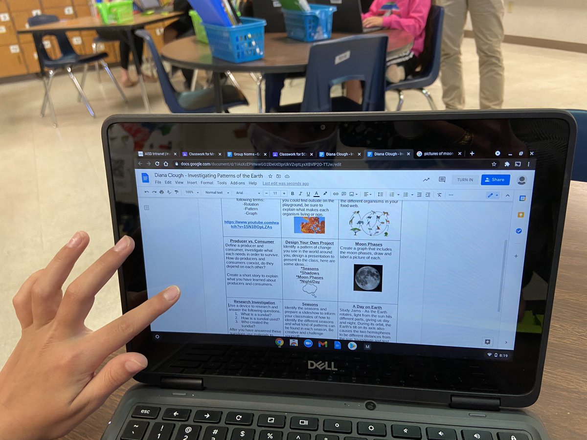 GreenKammi's tweet photo. @BearsBassetti teacher, Ami Martinez, creating autonomous and collaborative learners through her facilitation of team roles, norms and choice boards. @abilene_isd @abileneisdsupt @engage_learning @ShannonKBuerk @robynscott_e2L #CatalystClassrooms https://t.co/6TIBoJvCVS