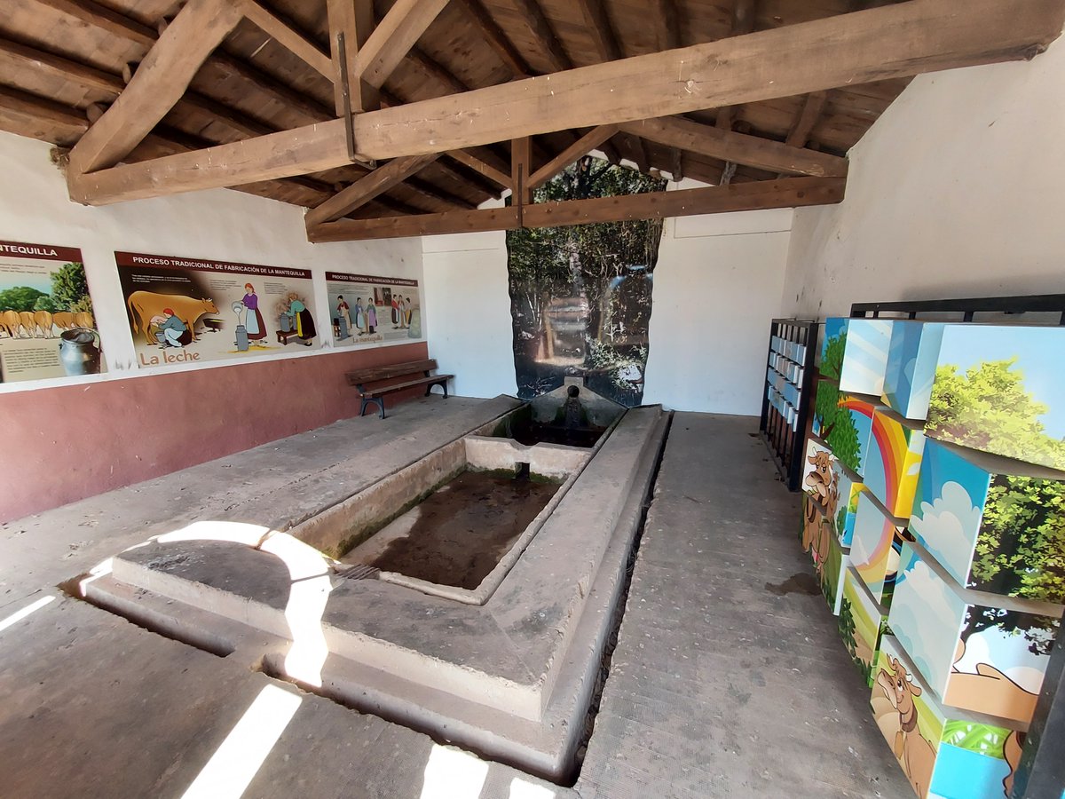 ayunvaldetera's tweet photo. EL lavadero del barrio de Los Razones, su temática didáctica hace referencia al proceso de elaboración de la mantequilla tradicional de la región. En el interior encontramos viñetas dedicadas a cada uno de los factores que hacían de la mantequilla un producto de alta calidad. https://t.co/HPQ65vKS0c