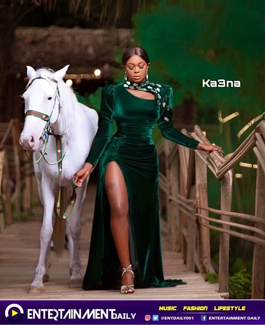 Entdaily001's tweet photo. @official_ka3na always got an admirable dress 👘 to exhibits.
She's an outstanding Boss Lady 💜
#BBNEarlyAccess #BBNaija #KPLfeedback https://t.co/tqGyLhmzlK