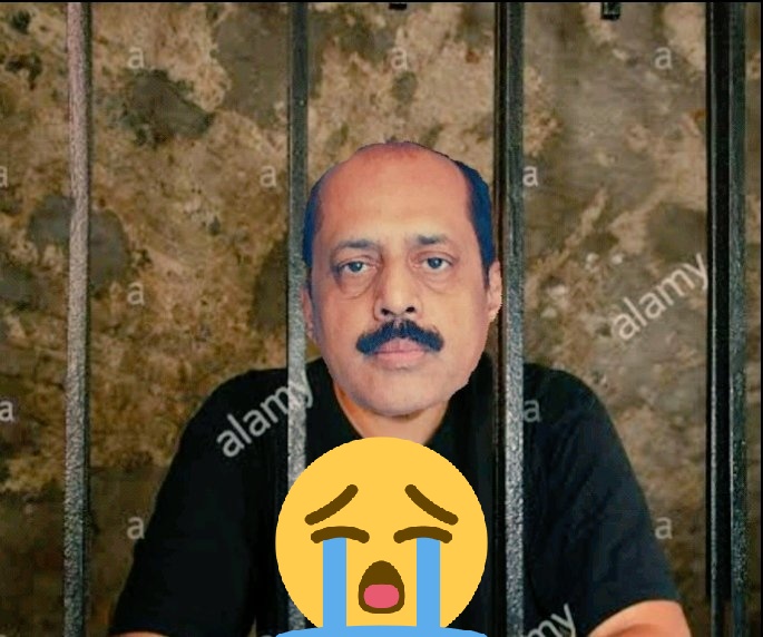 Divyami64224697's tweet photo. Bade aaye the Arnab sir ki diwali kharab karne😏
Ab kaisa lag rha hai holi ke bare me sochkar, ab jail me manao NIA sang  holi 😂😂😂🤣🤣🤣🤣
Happy Holi in advance! 
#SachinVaze jiiiiiiiiiii😹😹😹
#republicvindicated 
#Holi2021 https://t.co/EQ6qXYypN3