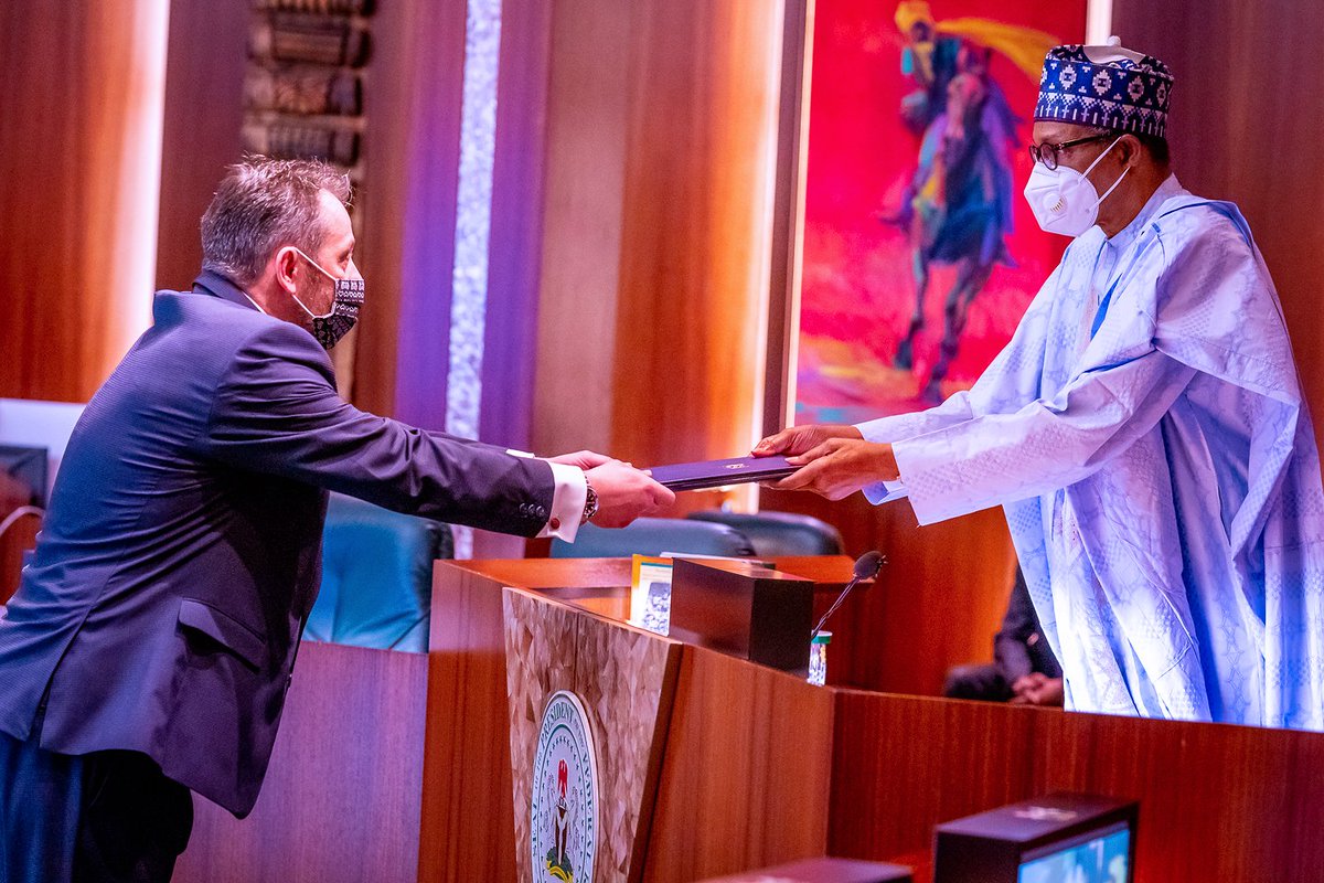 NigeriaGov's tweet photo. President @MBuhari received Letters of Credence from Ambassadors of Gambia, South Korea, Slovak, Australia, Bangladesh and Guinea Bissau at the State House, Abuja.

#AsoVillaToday https://t.co/Jv1syhn5V9