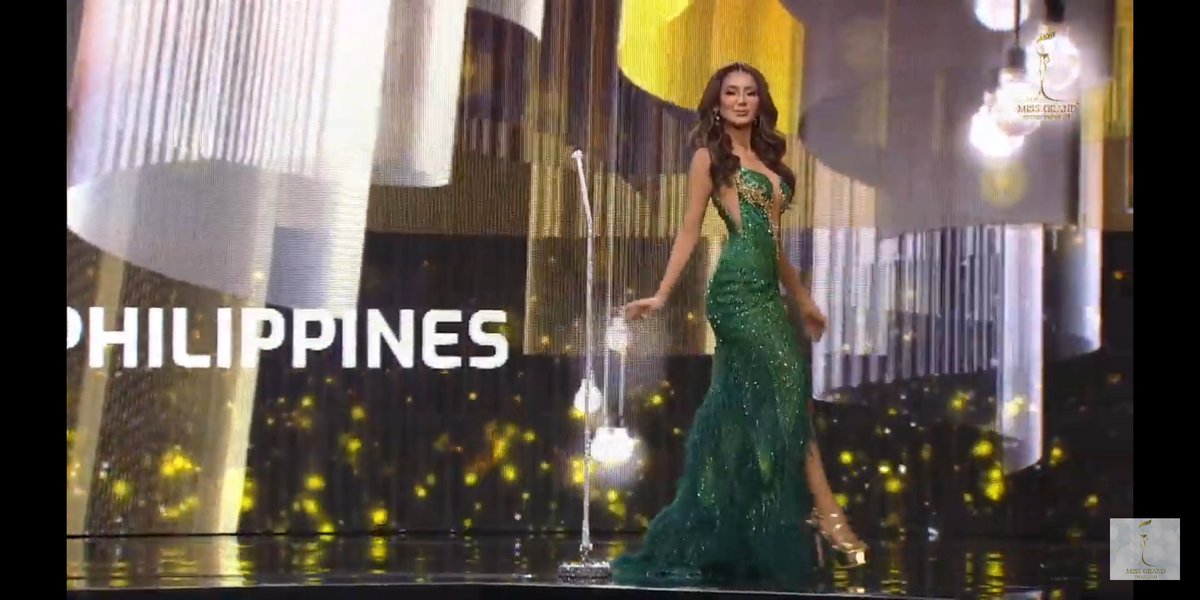 beaut_fan's tweet photo. Yesssss!! Green and gold! #GRANDnadaWalk #PHForGoldenCrown https://t.co/yODwc9RD4M