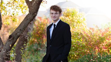 TreynorCSD's tweet photo. Our next senior in the spotlight is Luca Vacanti. Luca plans to attend University of Iowa after graduation. Join us in offering best wishes to him as he continues on his path of #excellence. Read more about Luca at the link below. https://t.co/BJJo4XWNPs https://t.co/F4XvWEb9Vn