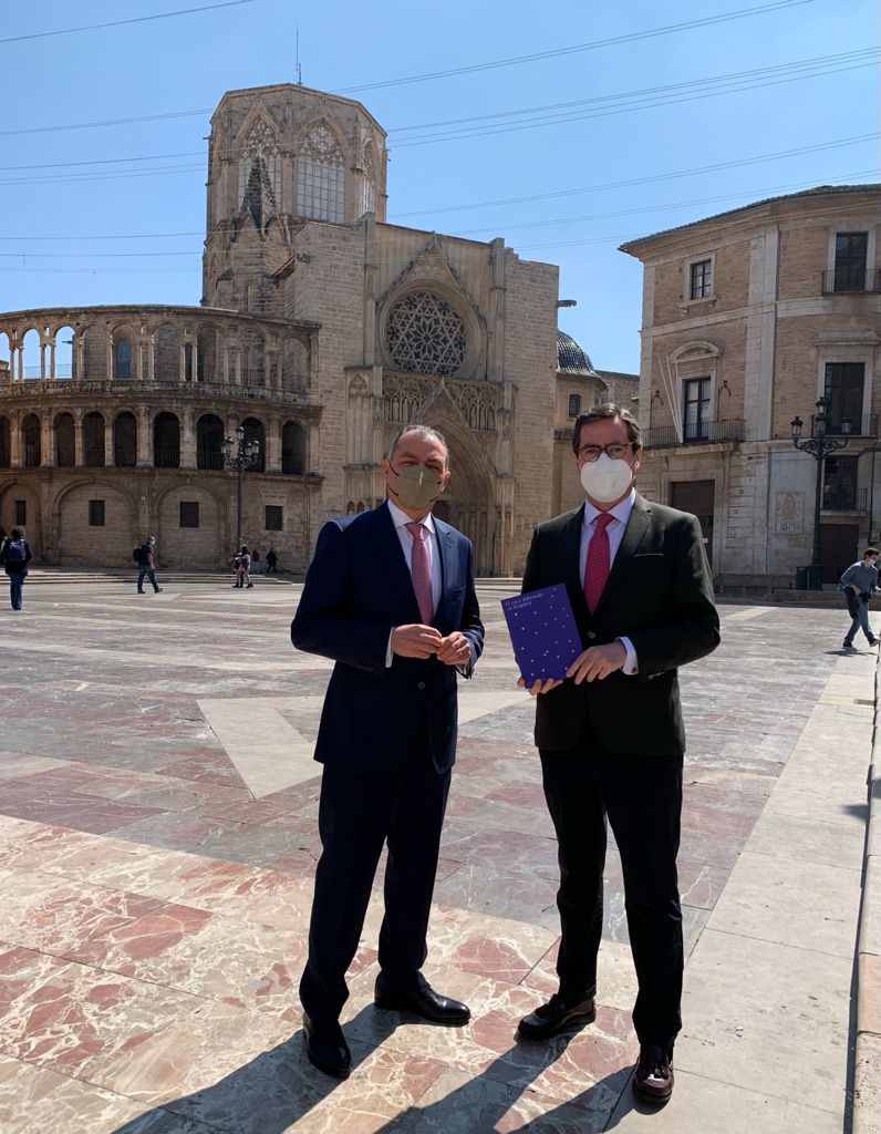 Quiero mostrar mi agradecimiento y apoyo a los #empresarios del cava elaborado en Requena, Valencia <a href="/CEV_CV/">CEV</a> @Boronavarro 

🥂40 años de buen cava ¡Enhorabuena!