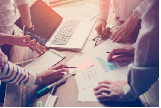 UrssafAquitaine's tweet photo. #Accompagnement, l'@UrssafAquitaine en #partenariat avec la #CECOGEB de la Gironde et la Mutuelle #Previfrance animent aujourd'hui un #Webinaire au programme " Comment mettre son entreprise et sa famille en sécurité ".
#lUrssafVousAccompagne ! https://t.co/tYX7tFh3tm